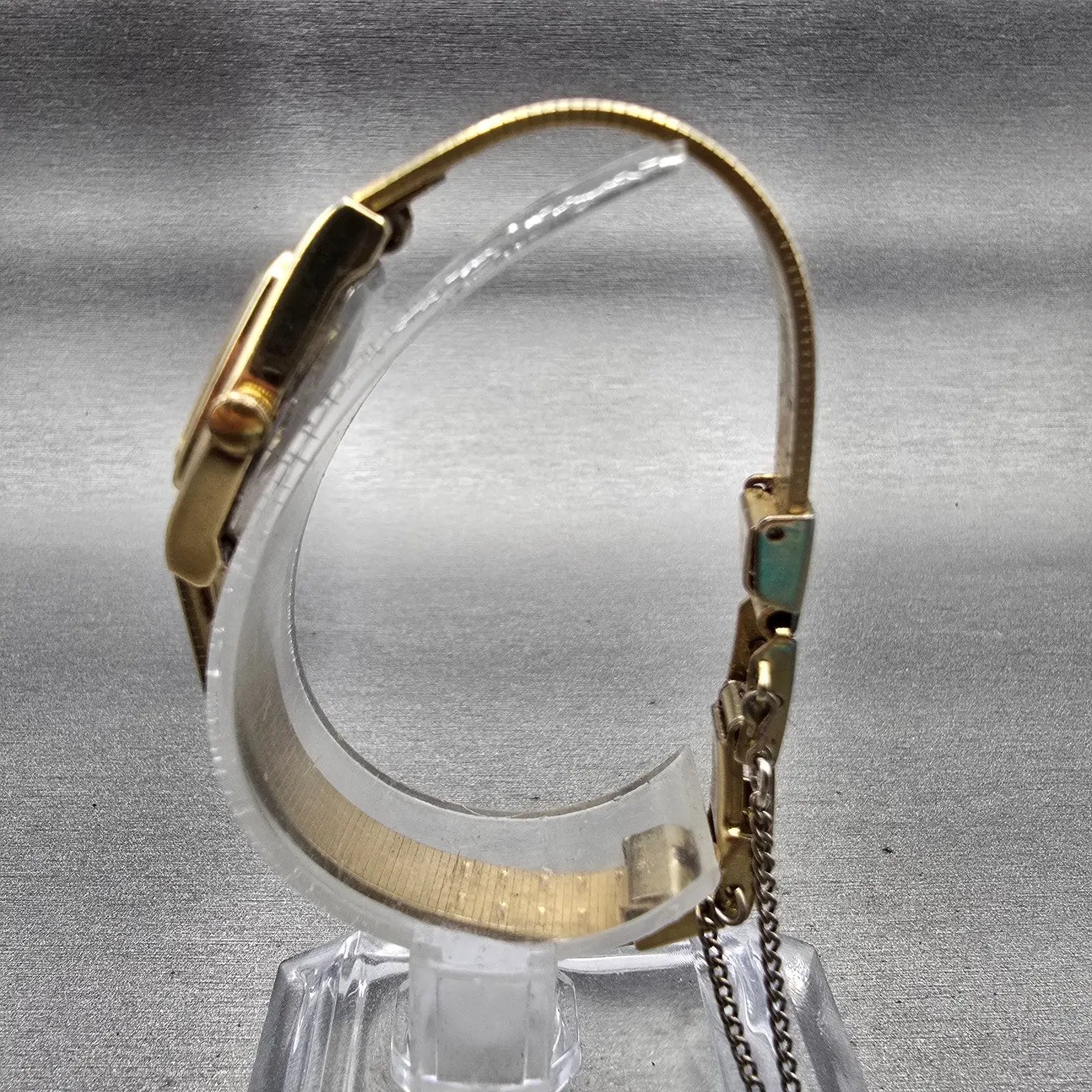 Citizen CQ Watch Women 16mm Gold Dial Gold Tone Oval 3220-S16881 New Battery VTG6