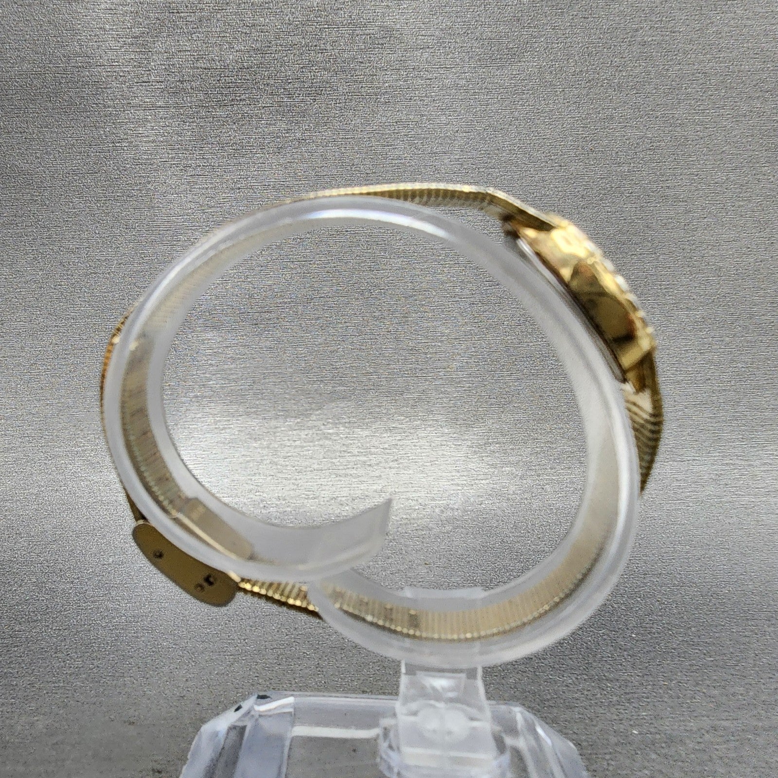 Waltham Watch Women 18mm Champagne Dial Gold Tone Oval 6L32 New Battery Hearts8