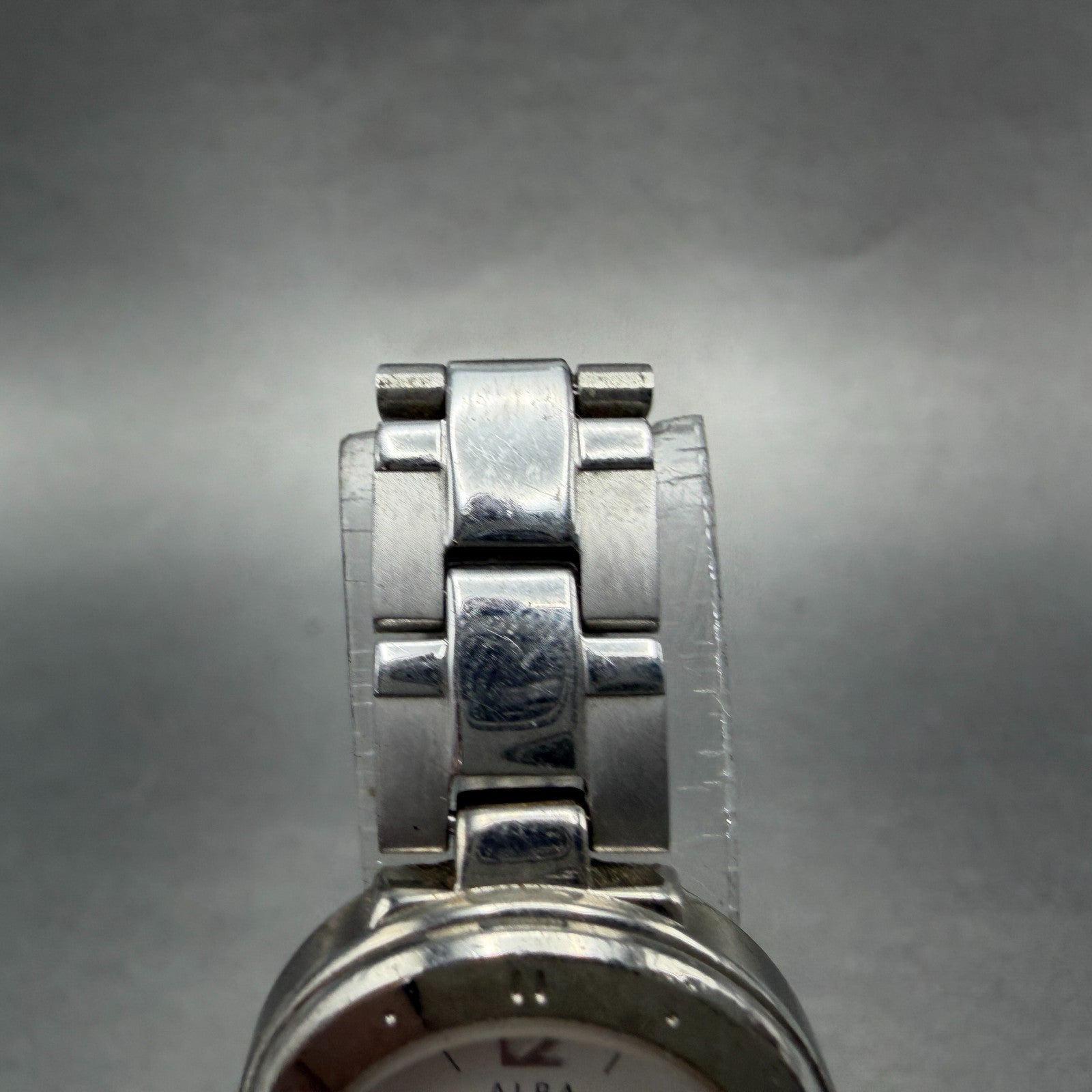 Seiko Alba Watch Women 23mm White Dial Silver Tone Round V501-0DX0 New Battery4
