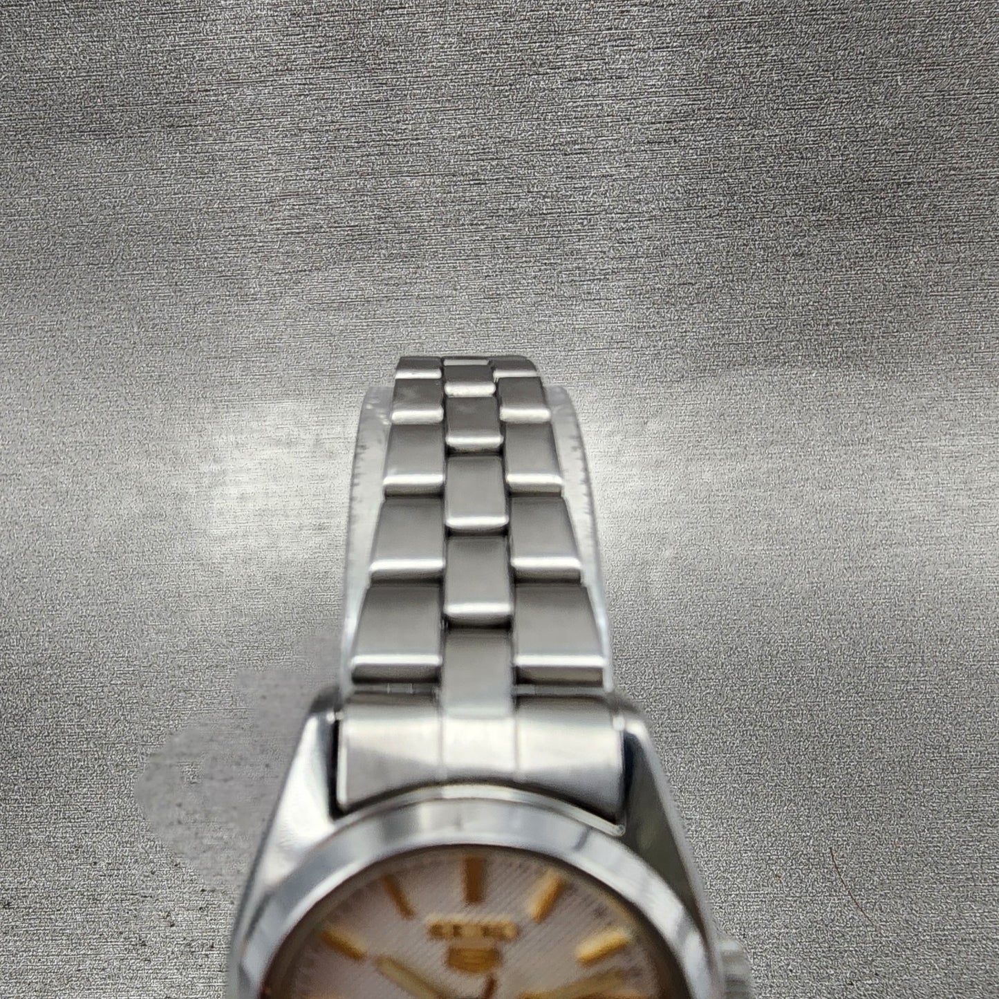 Seiko 5 Automatic Watch Women 23mm Silver Dial Silver Tone Daydate 42060332 Run4