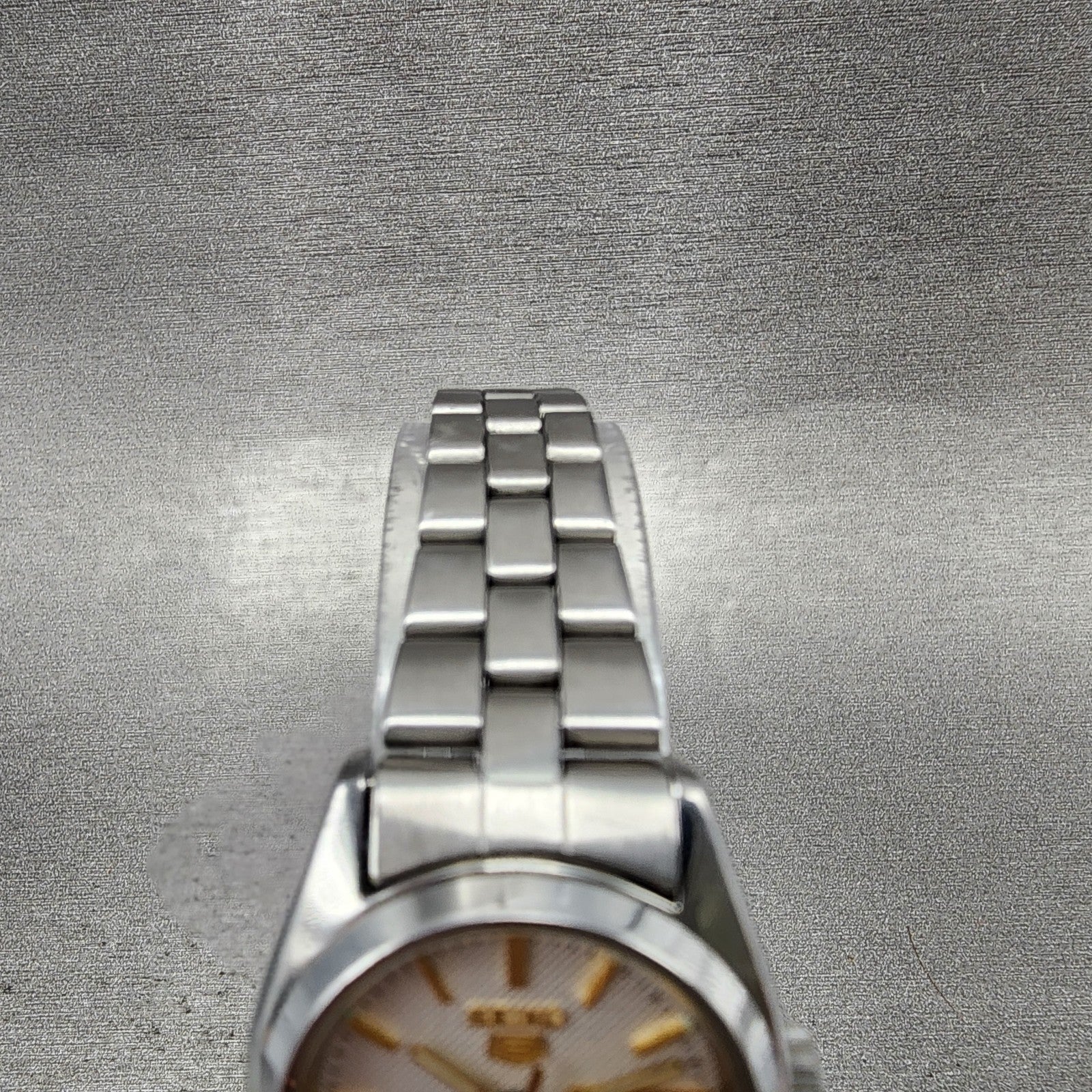 Seiko 5 Automatic Watch Women 23mm Silver Dial Silver Tone Daydate 42060332 Run4