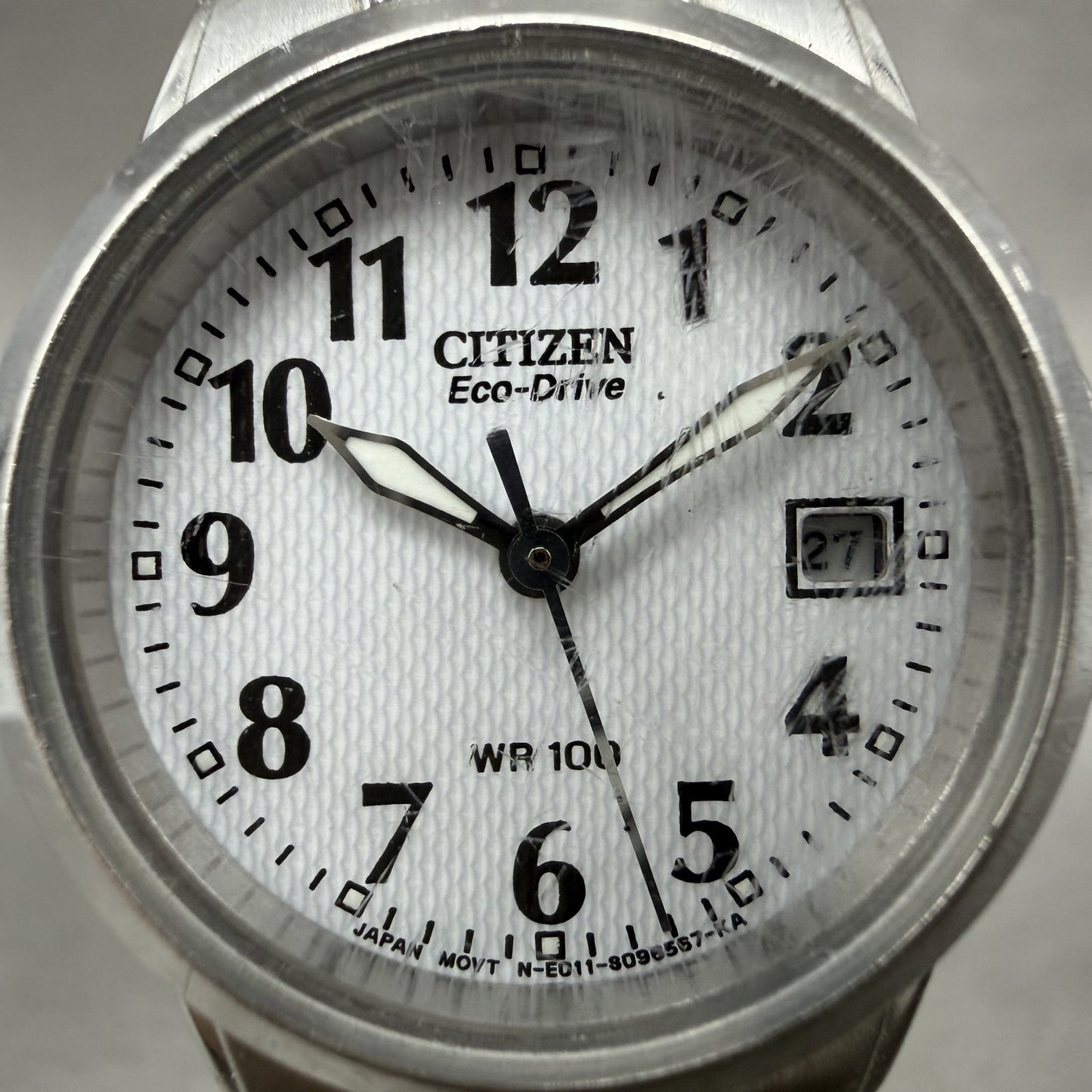 Citizen EcoDrive Watch Women 25mm White Dial Silver Tone Date E011S06489 Runs1