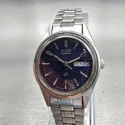 Seiko SQ Watch Women 23mm Blue Dial Silver Tone Daydate 2A23-0010 New Battery0