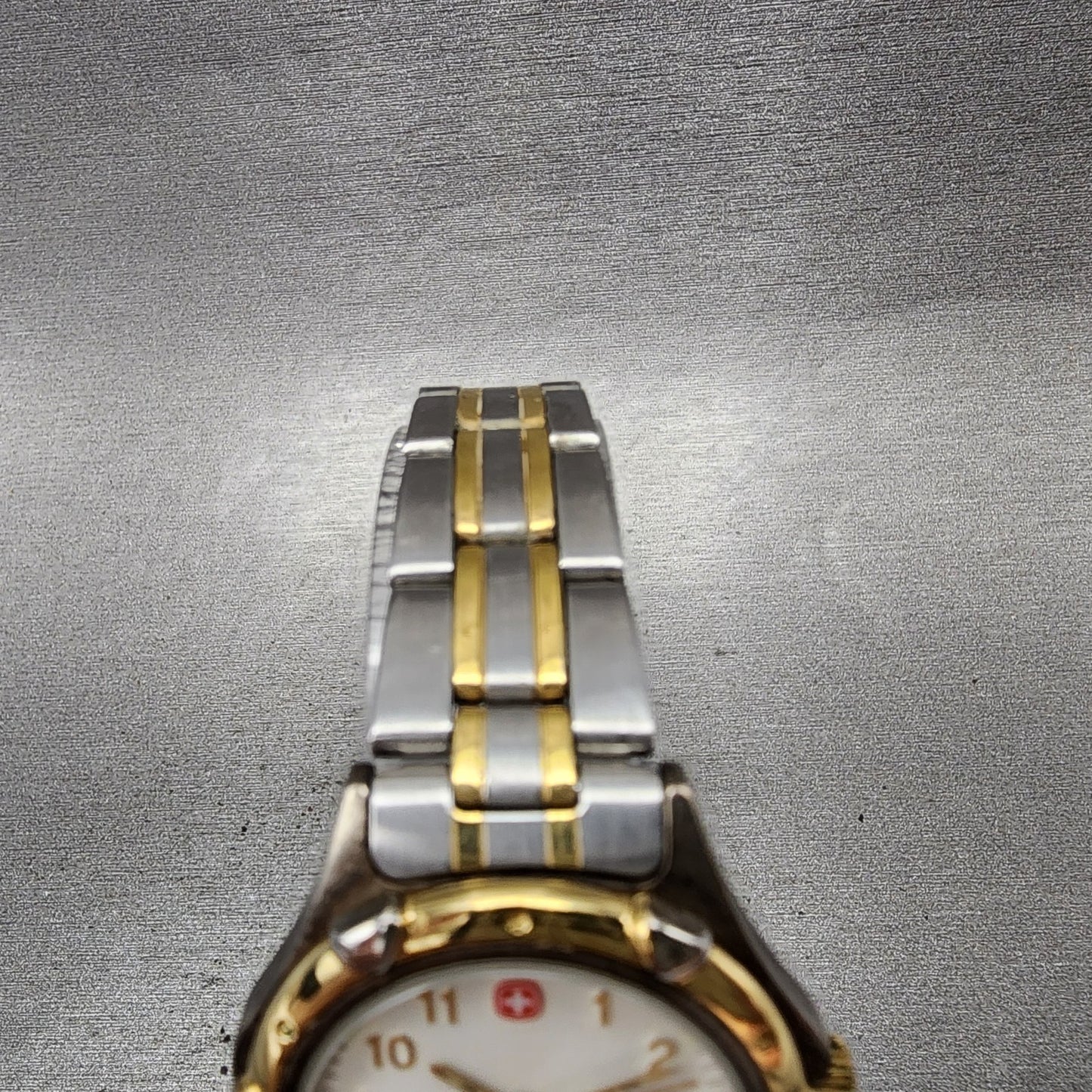Wenger SAK Design Watch Women 28mm White Dial Two Tone Date Round New BatteryAB13