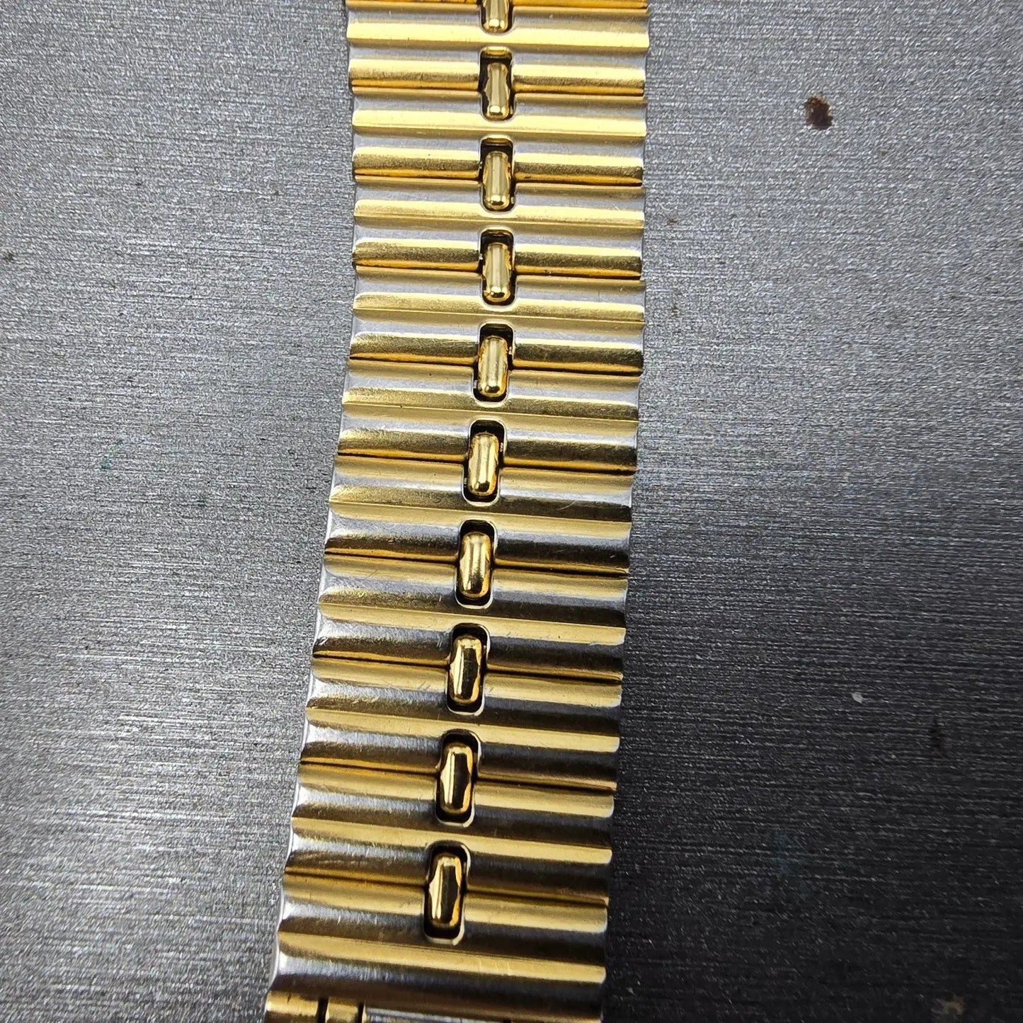 Seiko Bracelet 18mm Stainless Steel Gold Tone Vintage Japan Z1332L Broken Clasp3