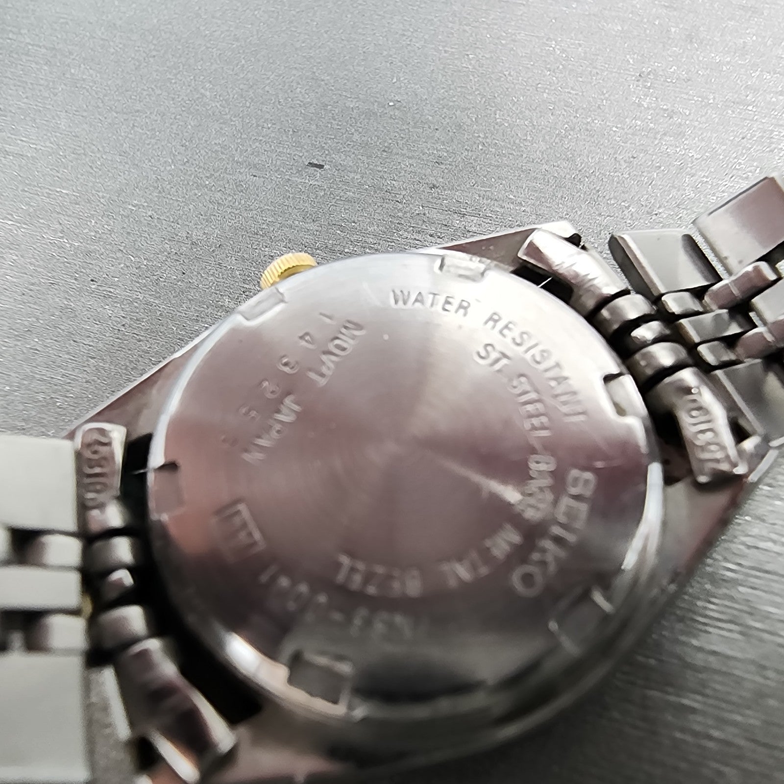 Seiko Watch Women 25mm White Dial Two Tone daydate Round 7n830041 New Batt B1239