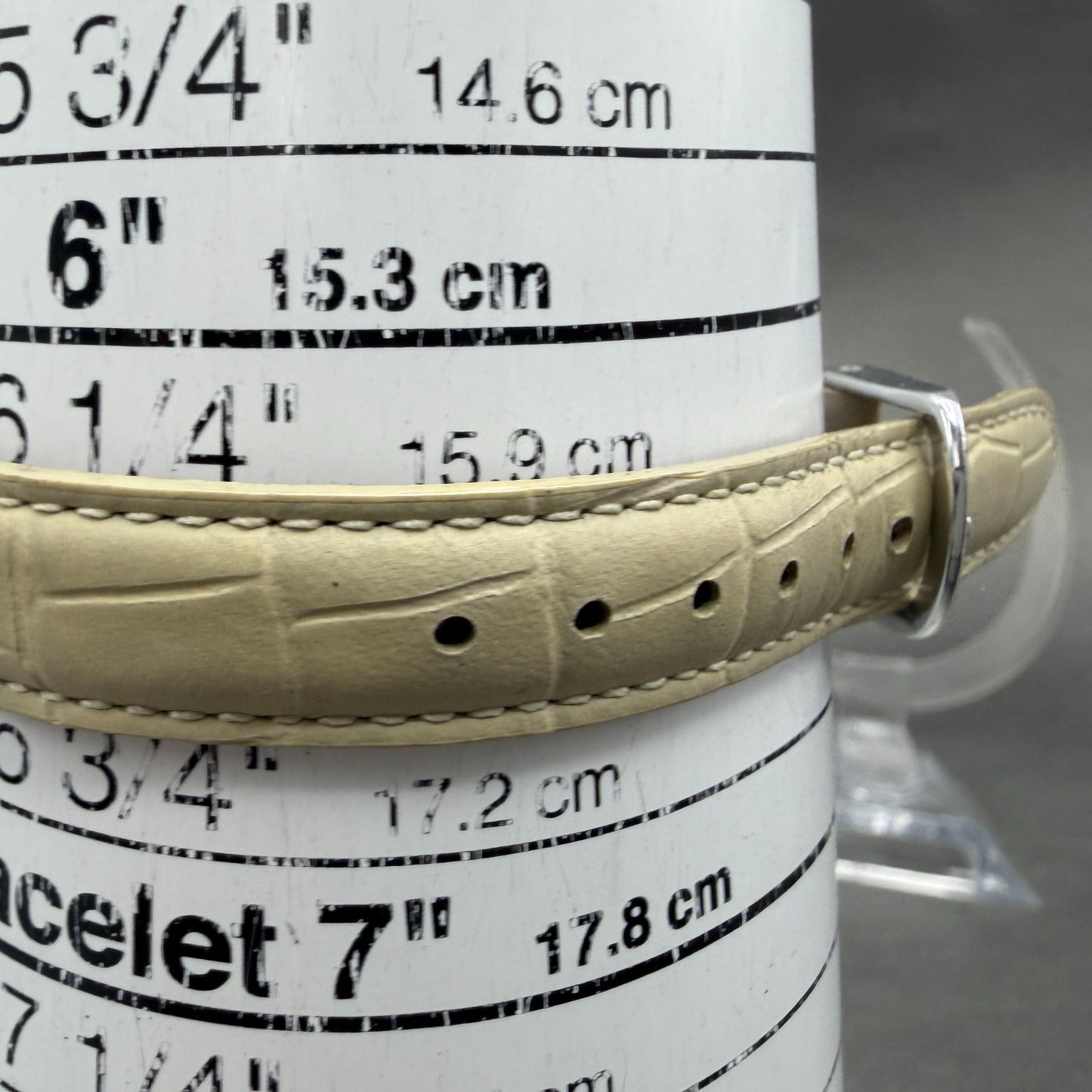 Citizen Isis Watch Women 20mm White Dial Silver Tone Oval 5930-L11825 New Batt 110