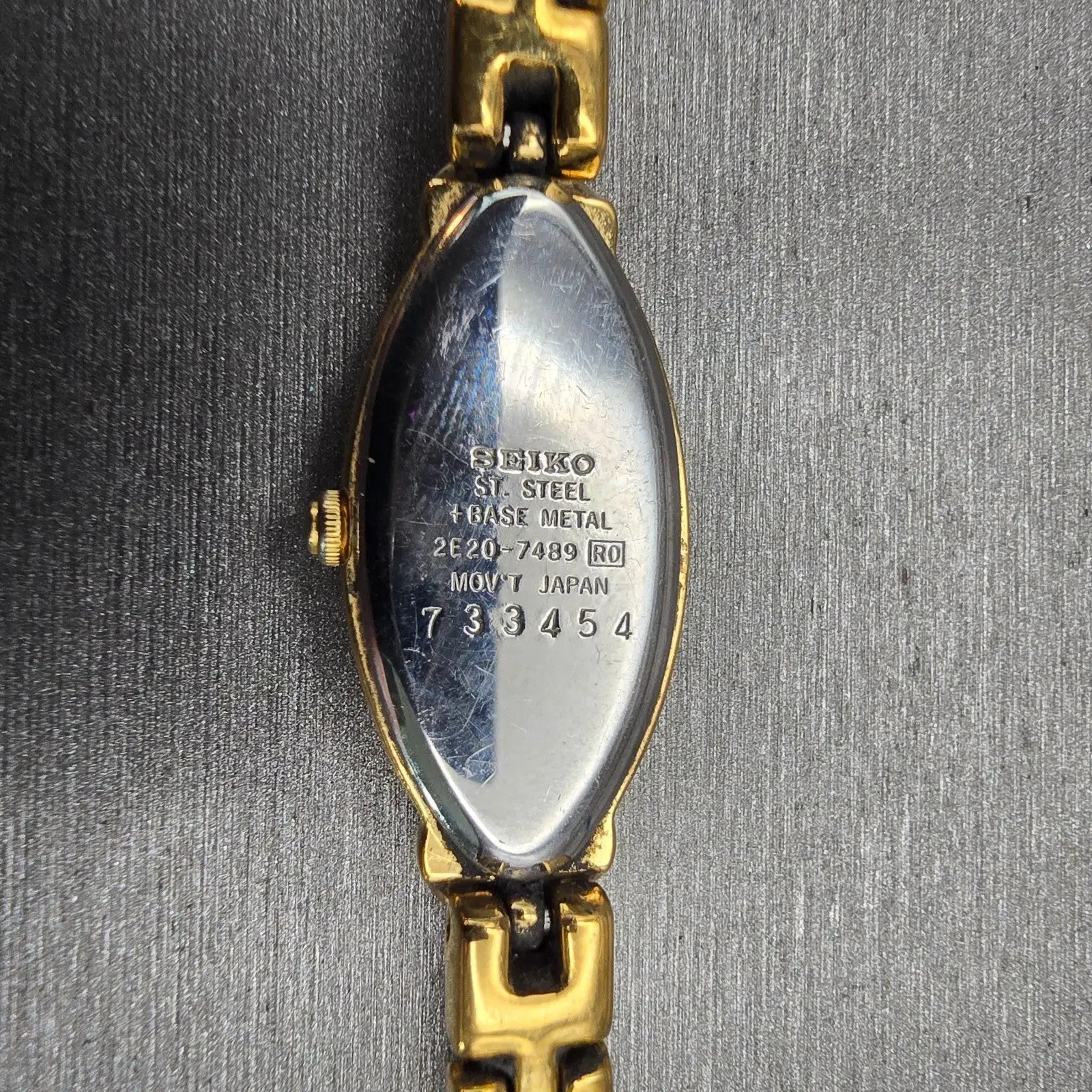 Seiko Watch Women 14mm White Dial Gold Tone Oval 2E20-7489 New Battery Vintage10