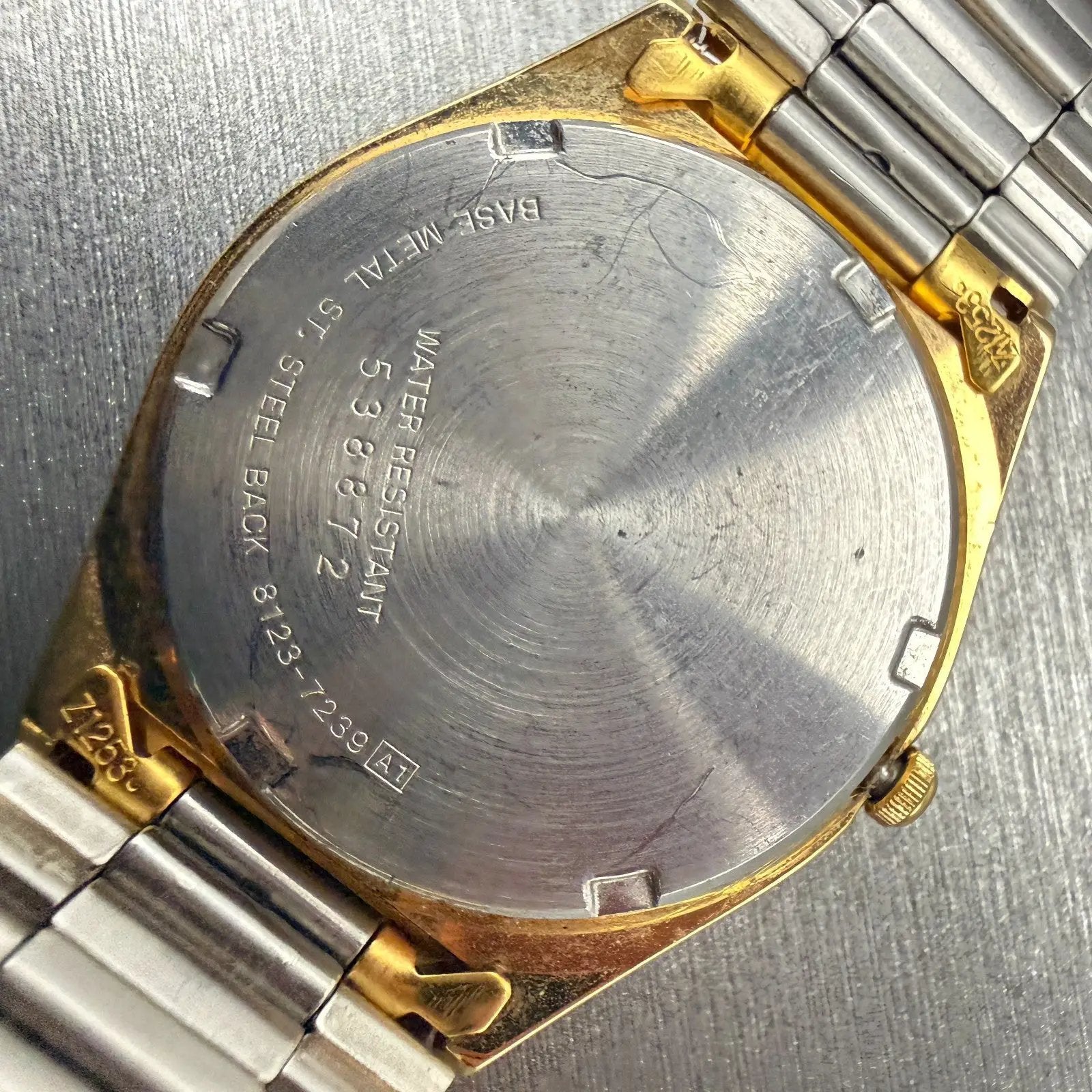 Seiko SQ Watch Men 35mm Champagne Dial Gold Tone Daydate Round 8123-7239 New Bat10