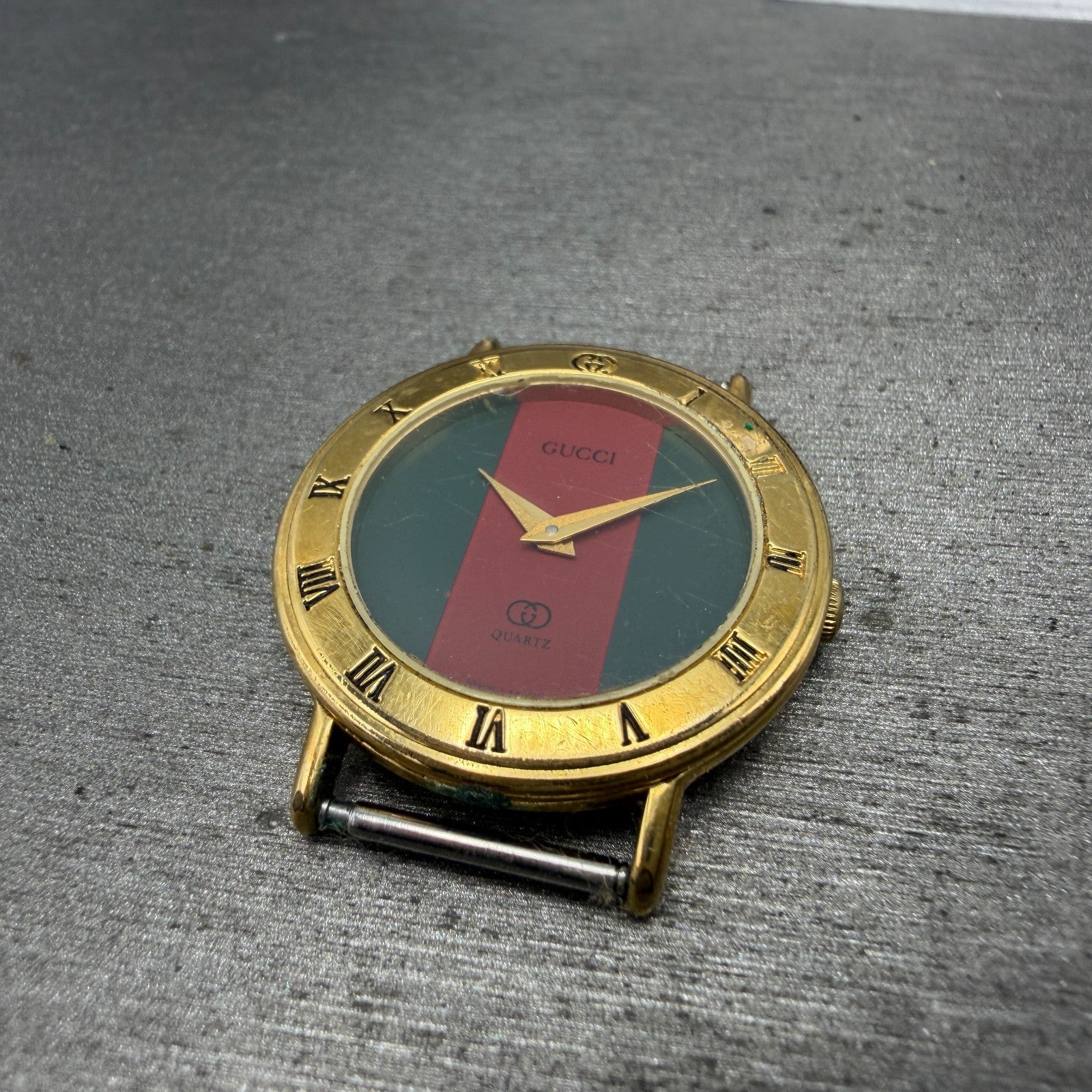 Gucci 3000L Watch Women 26mm Red Green Dial Gold Plated Round Leather New BattA57