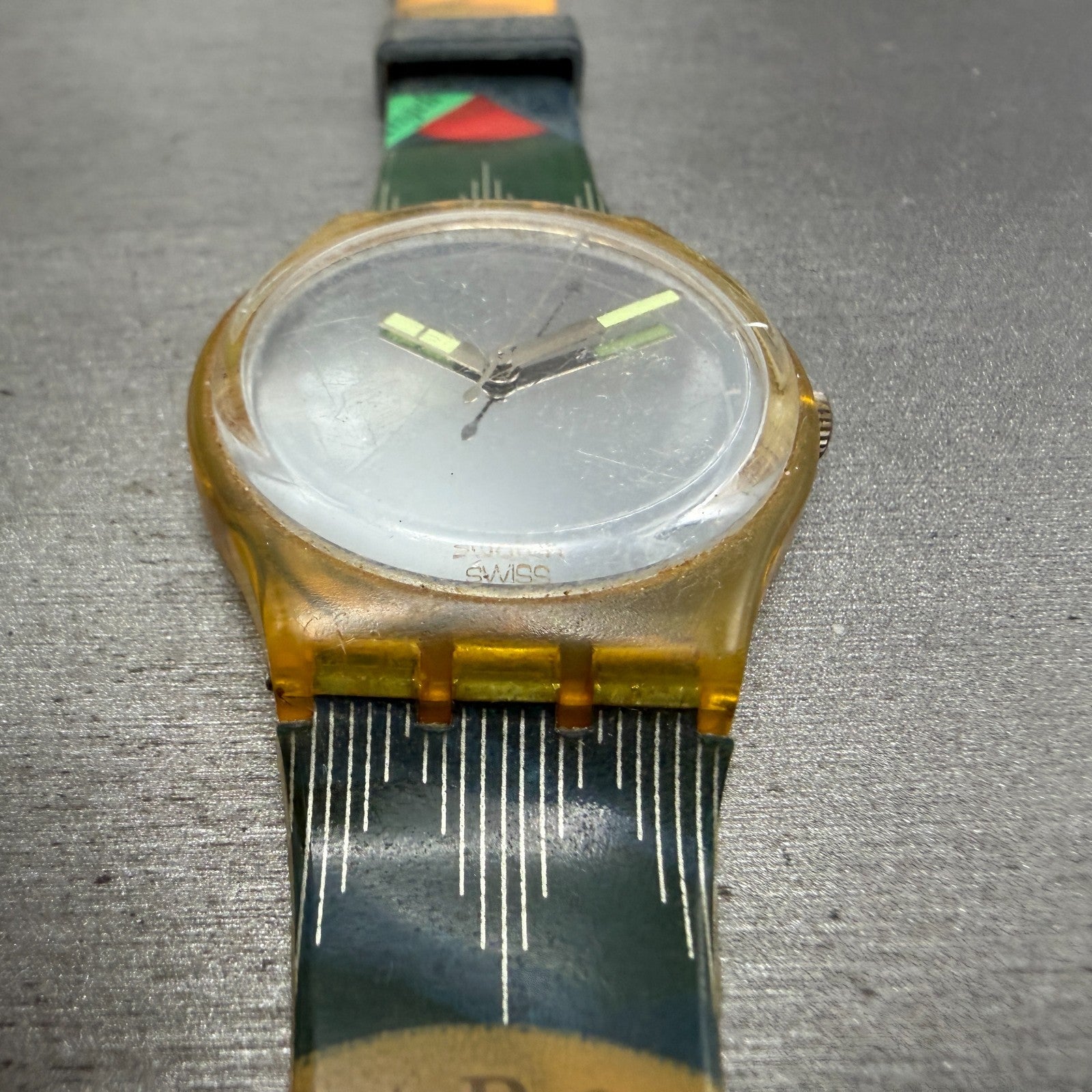Swatch SnowWhite Watch Unisex 34mm Silver Dial Yellow Case READ!! New Batt GK1043