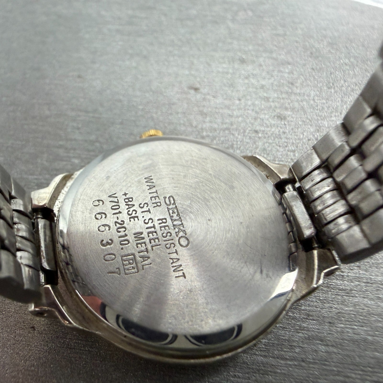 Seiko Watch Women 24mm Silver Dial Two Tone Round V701-2C10 New Battery9