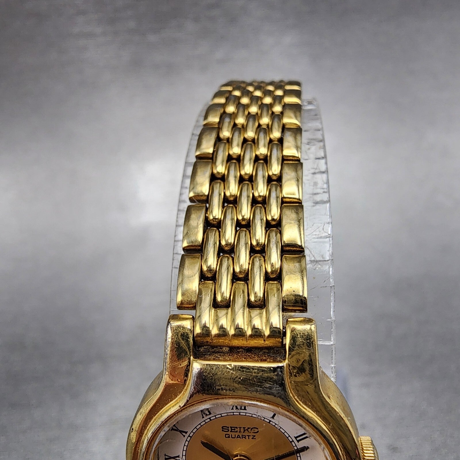 Seiko Watch Women 19mm White Dial Gold Tone Round V4010289 New Battery3
