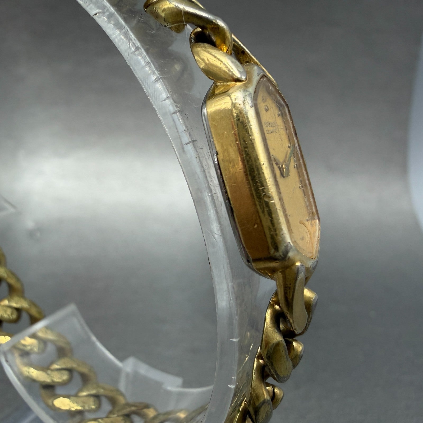 Seiko Watch Women 14mm Champagne Dial Gold Tone Hexagon 2e20-5369 New Battery3