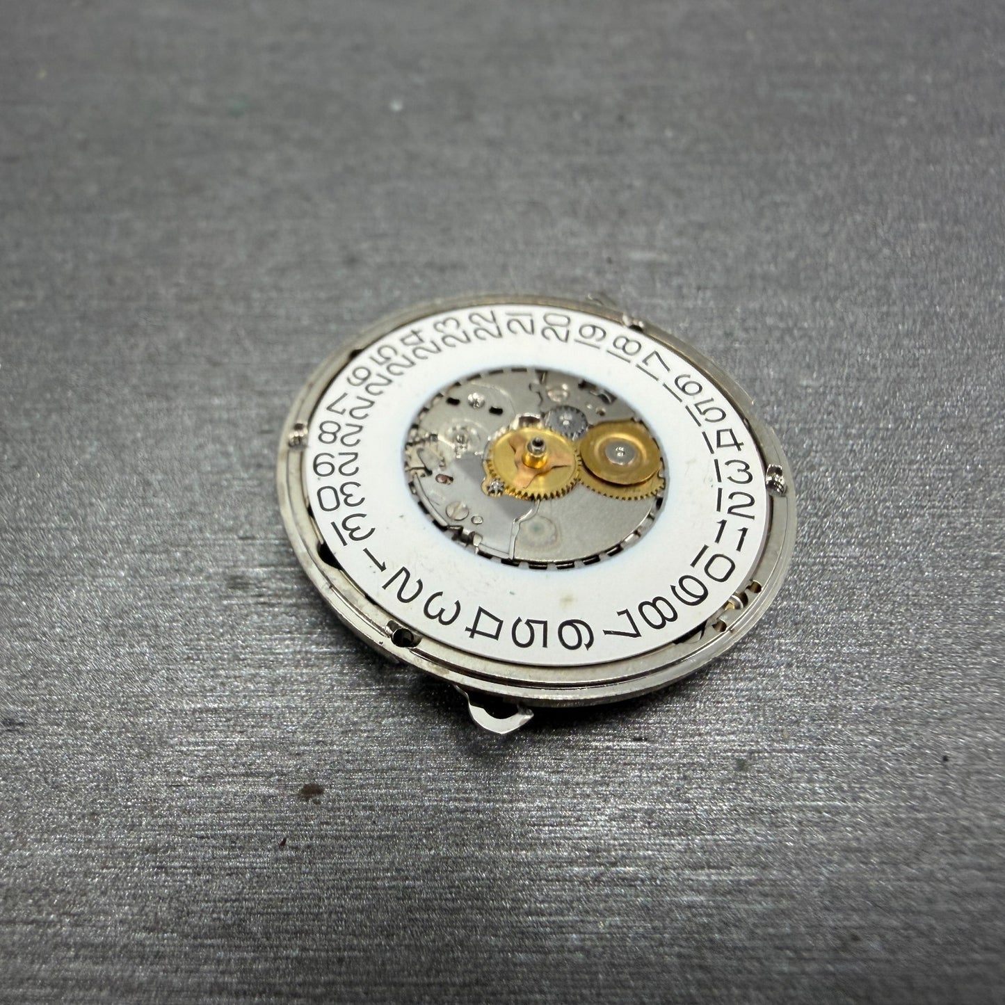 ETA 555.412 Watch Movement Quartz Date White Disk 7 Jewels PARTS P942 Swiss1