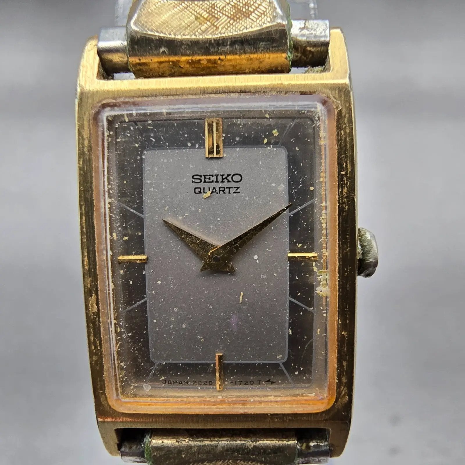 Seiko Tank Watch Women 17mm Silver Dial Gold Tone Rectangle 2C20-5830 New Batter1