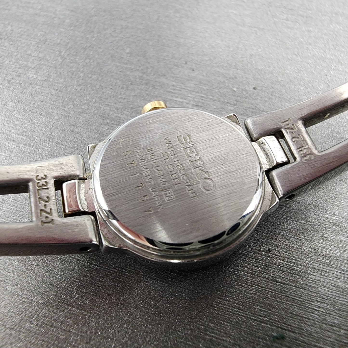 Seiko Watch Women 20mm White Dial Two Tone Round 1N000GM0 New Battery9