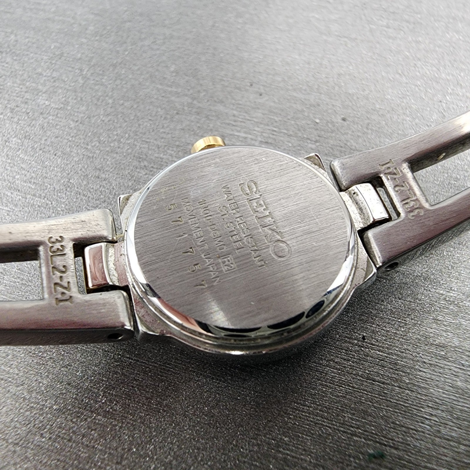 Seiko Watch Women 20mm White Dial Two Tone Round 1N000GM0 New Battery9