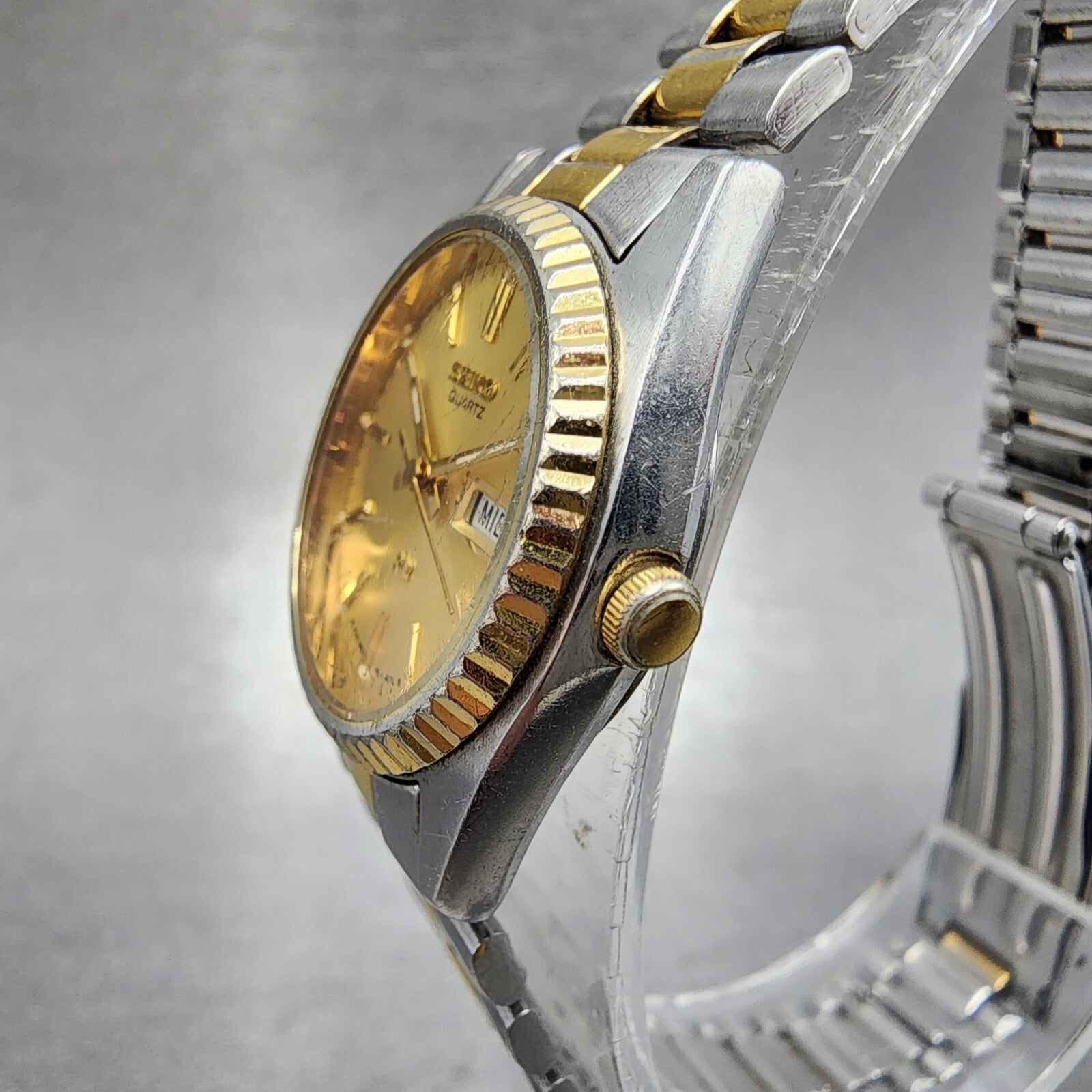 Seiko SQ Watch Women 24mm Champagne Dial Two Tone Daydate 3e230a60 New Battery1