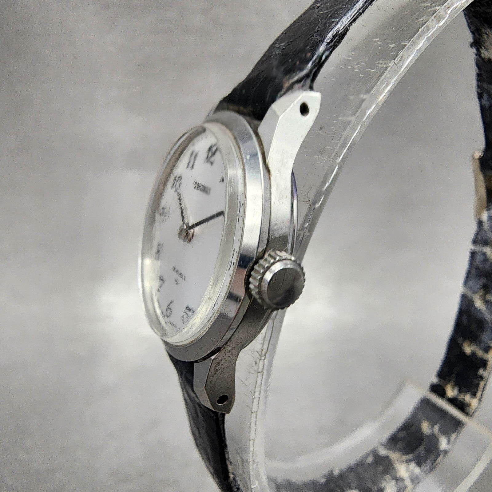 Seiko Watch Women 21mm Silver Dial Silver Tone Manual Round 22200020 Runs2