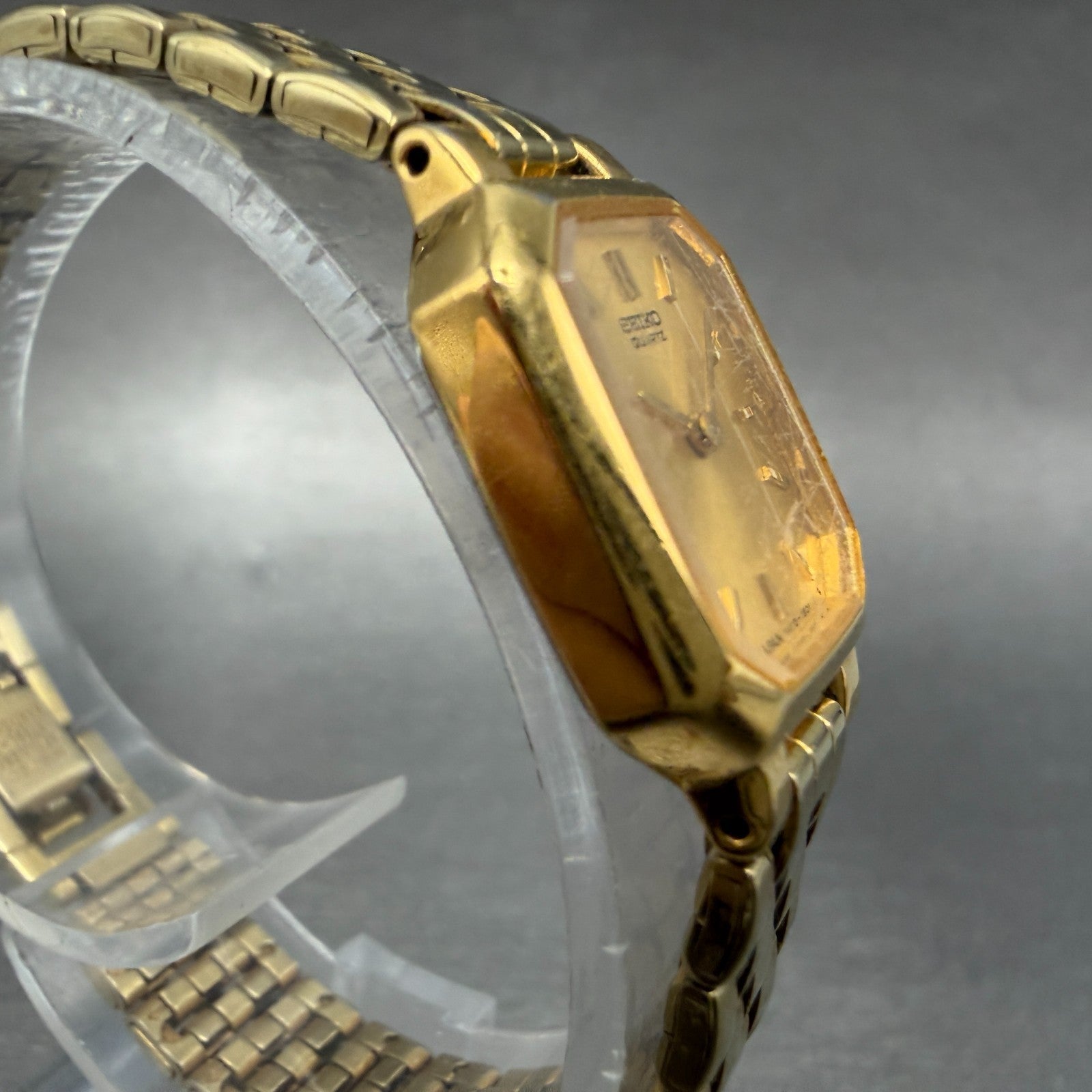 Seiko Watch Women 17mm Champagne Dial Gold Tone Octagon V400-5608 New Battery 233