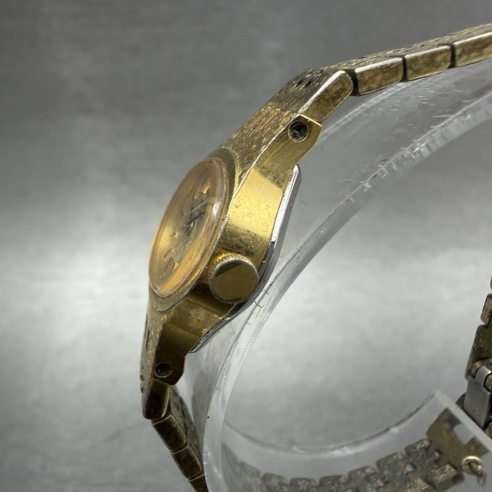 Seiko Watch Women 17mm Gold Dial Gold Tone Oval 1400-7389 New Battery Vintage AN2