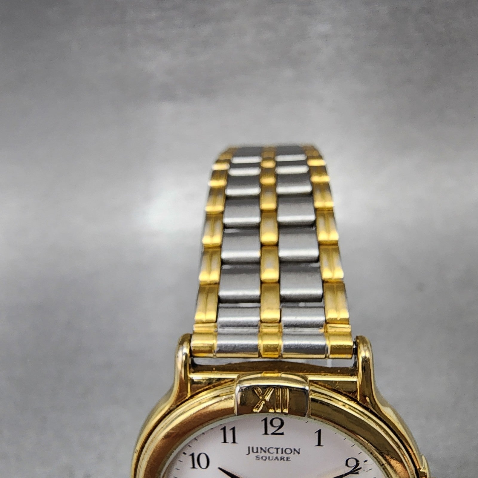Vega Junction Watch Men 32mm White Dial Two Tone Round 6A31L04268 New Battery6