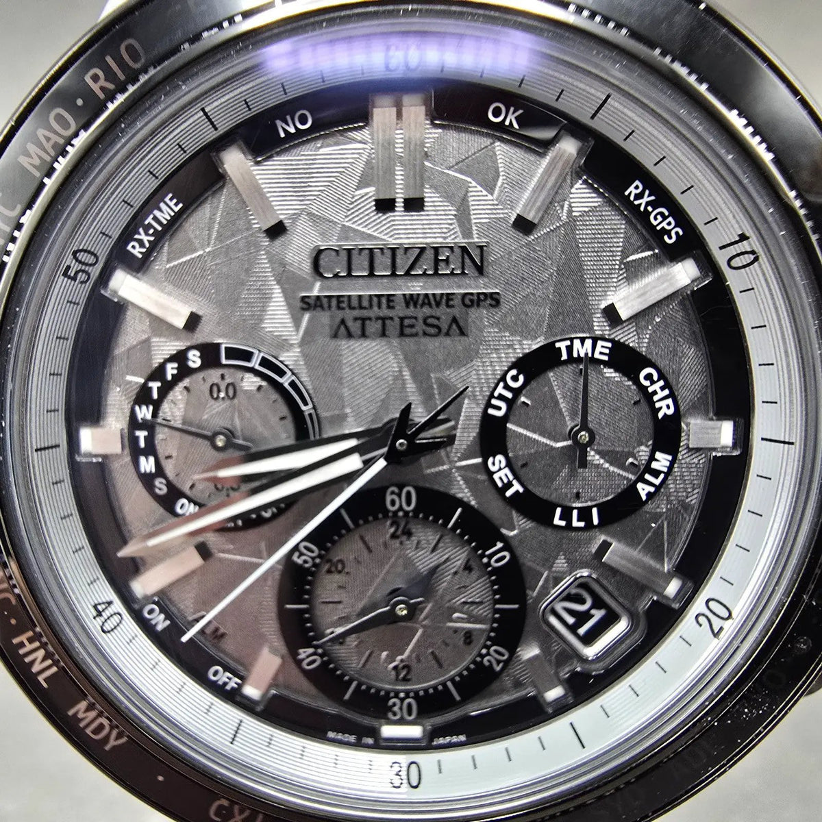Citizen Attesa Eco-Drive Satellite Wave GPS Platinum Shine Watch Men1