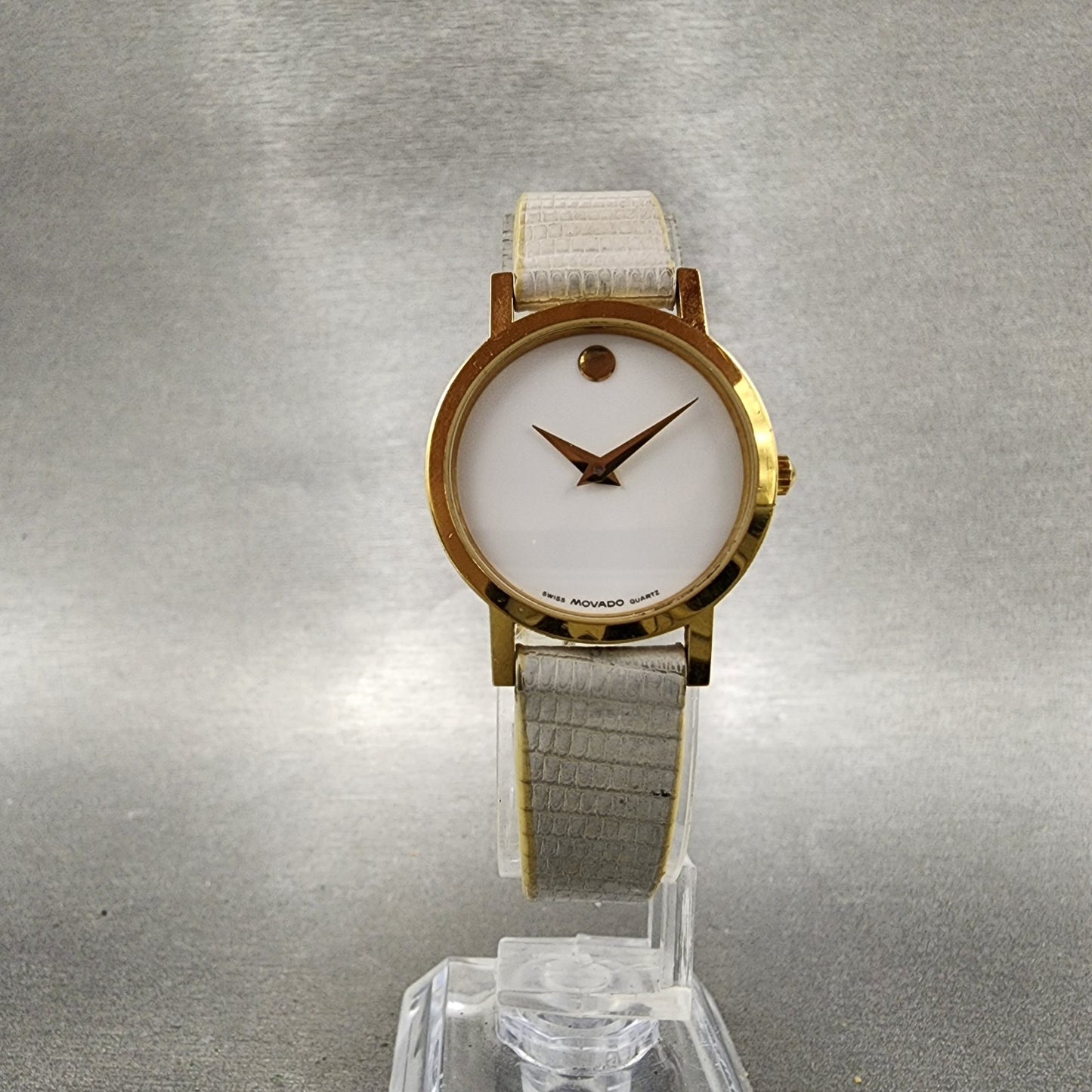 Movado Museum Watch Women 25mm White Dial Gold Tone Round 87A1832 New Battery5