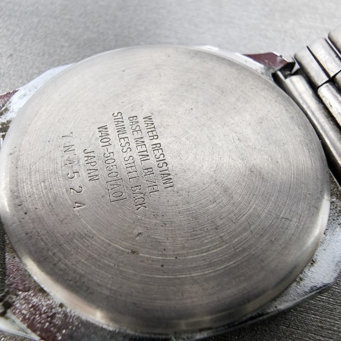 Seiko ALBA Digital Watch Men 33mm LCD Silver Tone Date Month W4015050 New Batt10