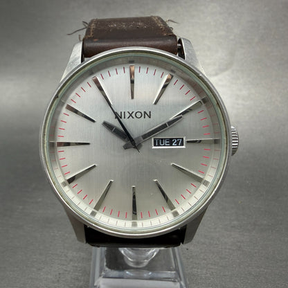 Nixon Sentry Watch Men 42mm Silver Dial Silver Tone Daydate Round New Battery0