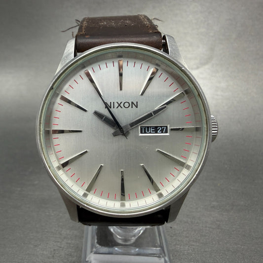 Nixon Sentry Watch Men 42mm Silver Dial Silver Tone Daydate Round New Battery0