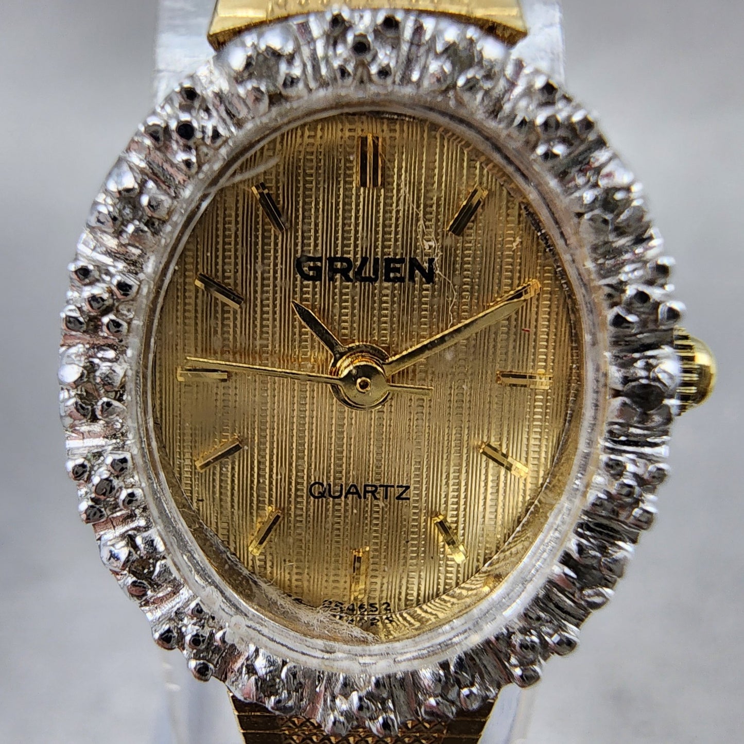 Gruen Watch Women 16mm Gold Dial Gold Tone Oval Diamond Bezel New Battery1