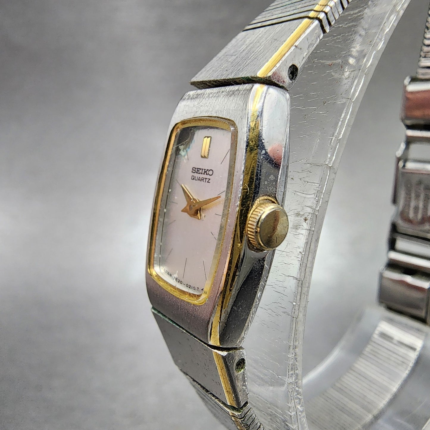 Seiko Tank Watch Women 13mm Silver Dial two Tone Rectangle 2e205139 New Battery2