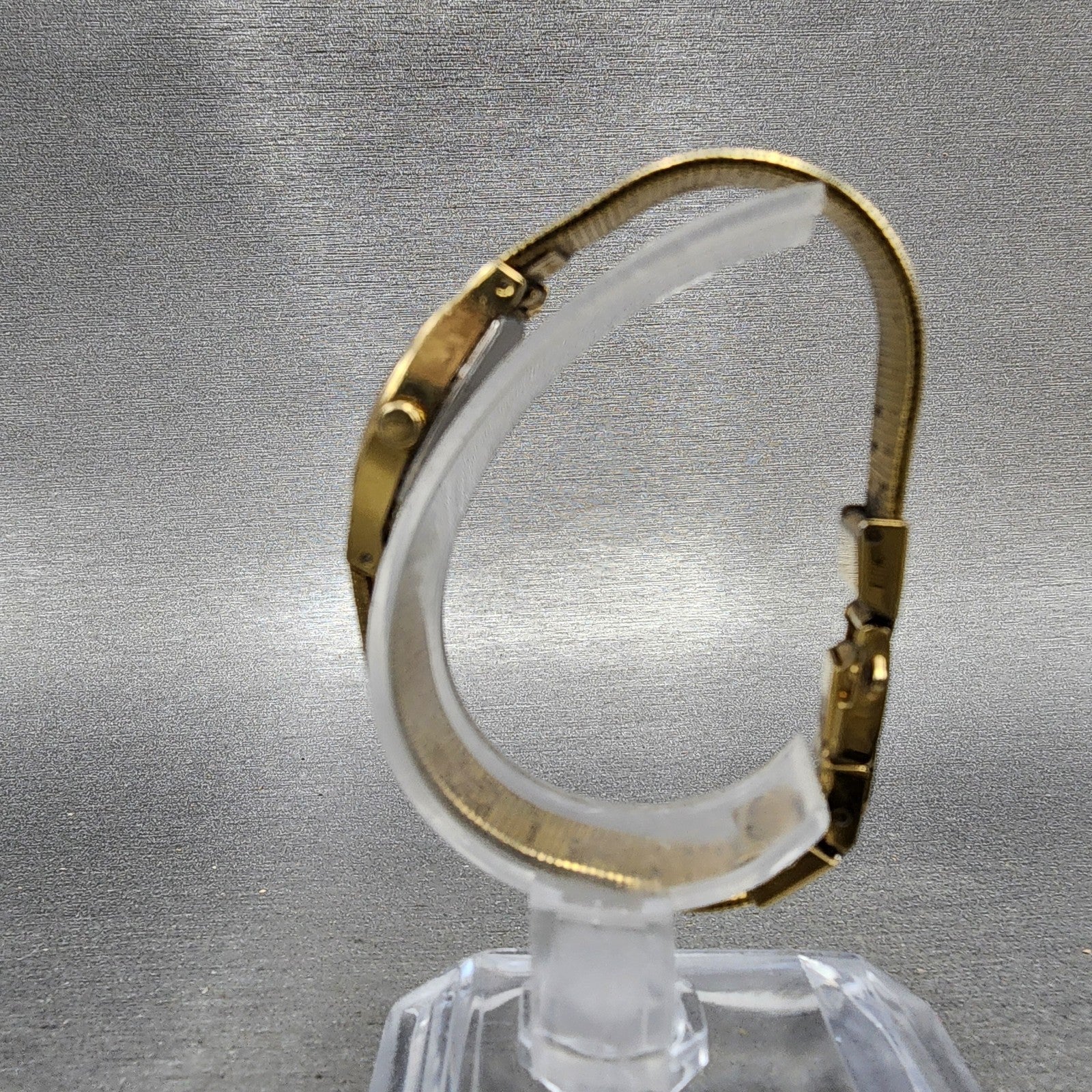 Seiko Watch Women 18mm Champagne Dial Gold Tone Round 2y000019 New Battery6