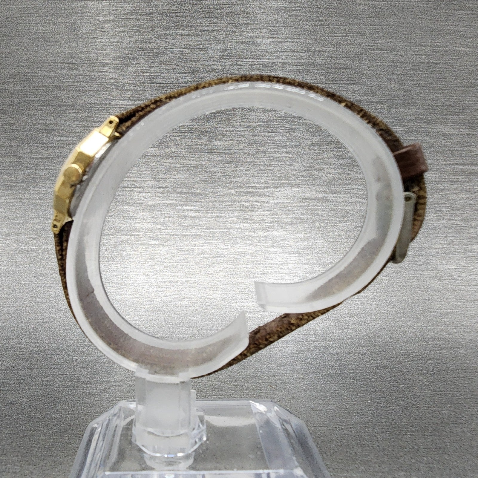 Seiko Watch Women 19mm Champagne Dial Gold Tone 14001149 New Battery6