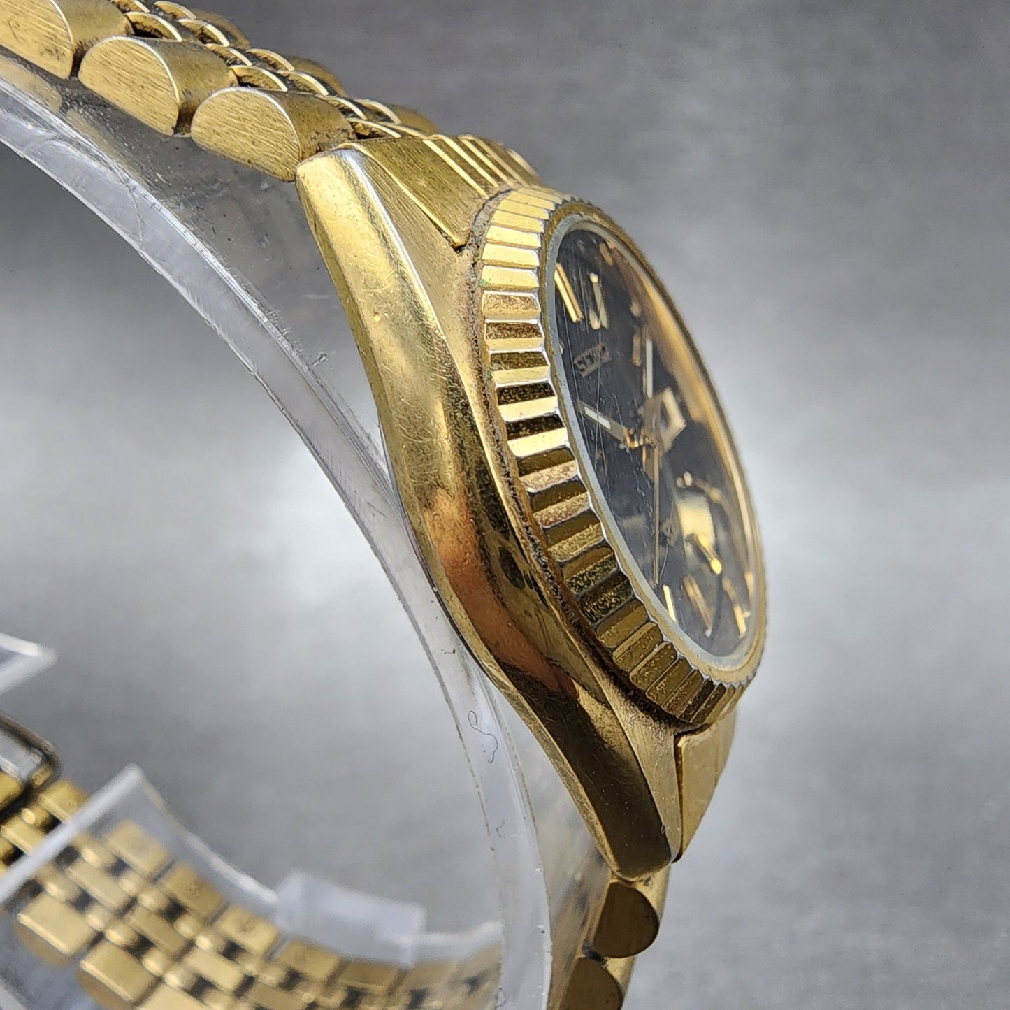 Seiko SQ Watch Women 24mm Black Dial Gold Tone Daydate 3e230a69 New Battery3