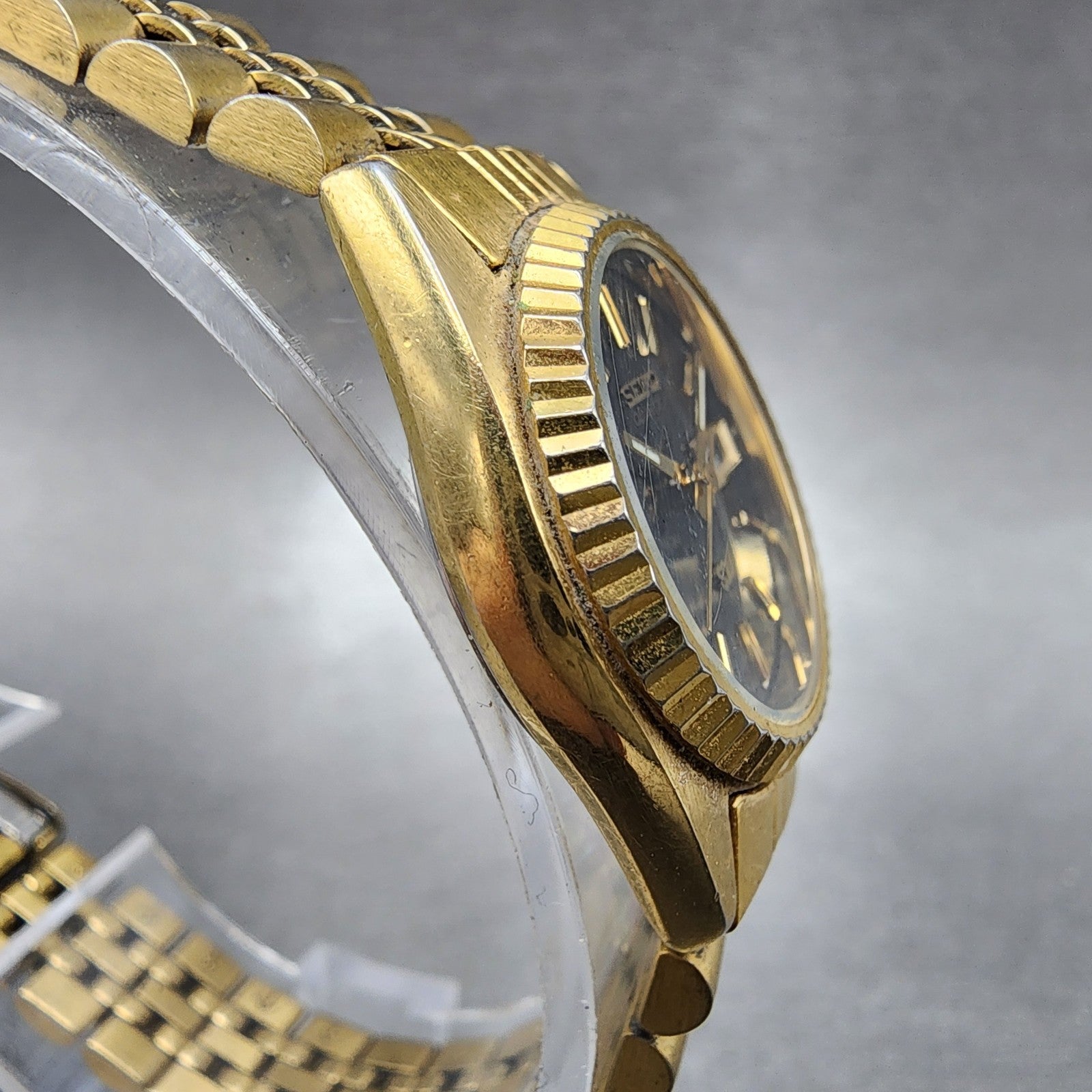 Seiko SQ Watch Women 24mm Black Dial Gold Tone Daydate 3e230a69 New Battery3