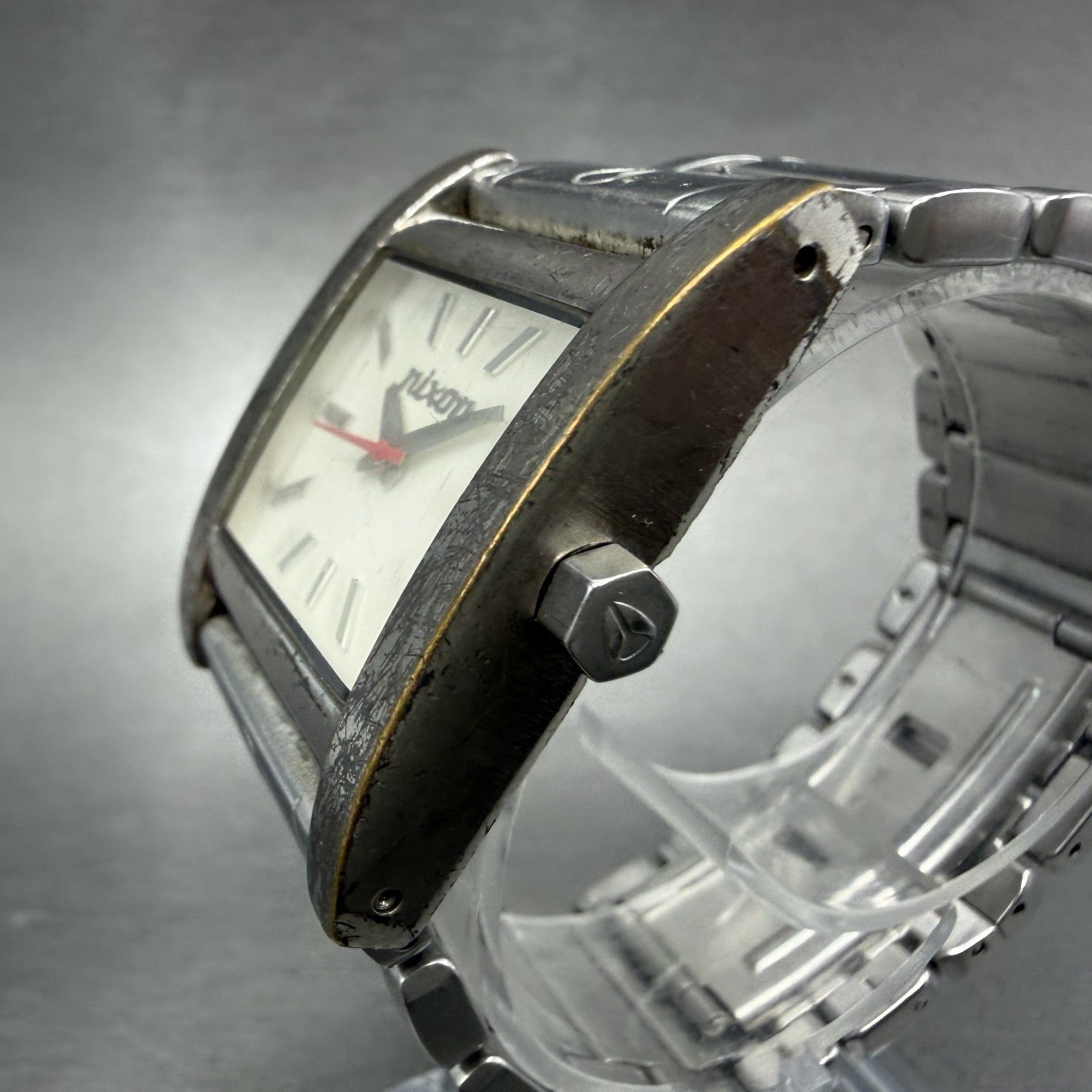 Nixon In charage Watch Women White 30mm Dial Silver Tone Rectangle New Battery2