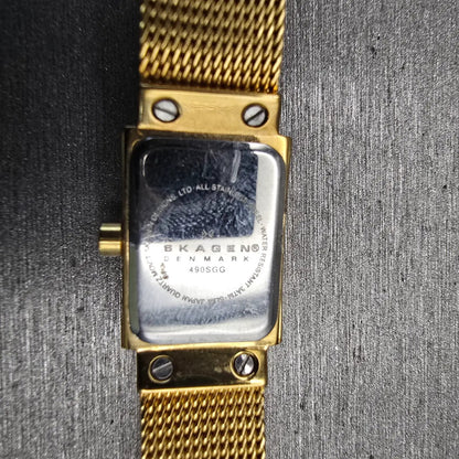 Skagen Tank Watch Women 14mm MOP Dial Gold Tone Rectangle 490SGG New Battery B10