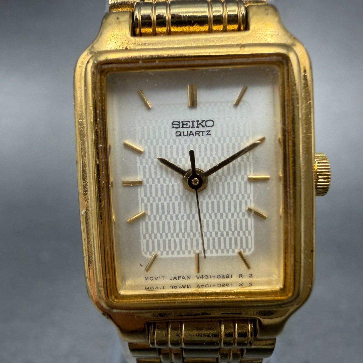 Seiko Tank Watch Women 18mm White Dial Gold Tone Rectangle V401-5129 New Batt NH1