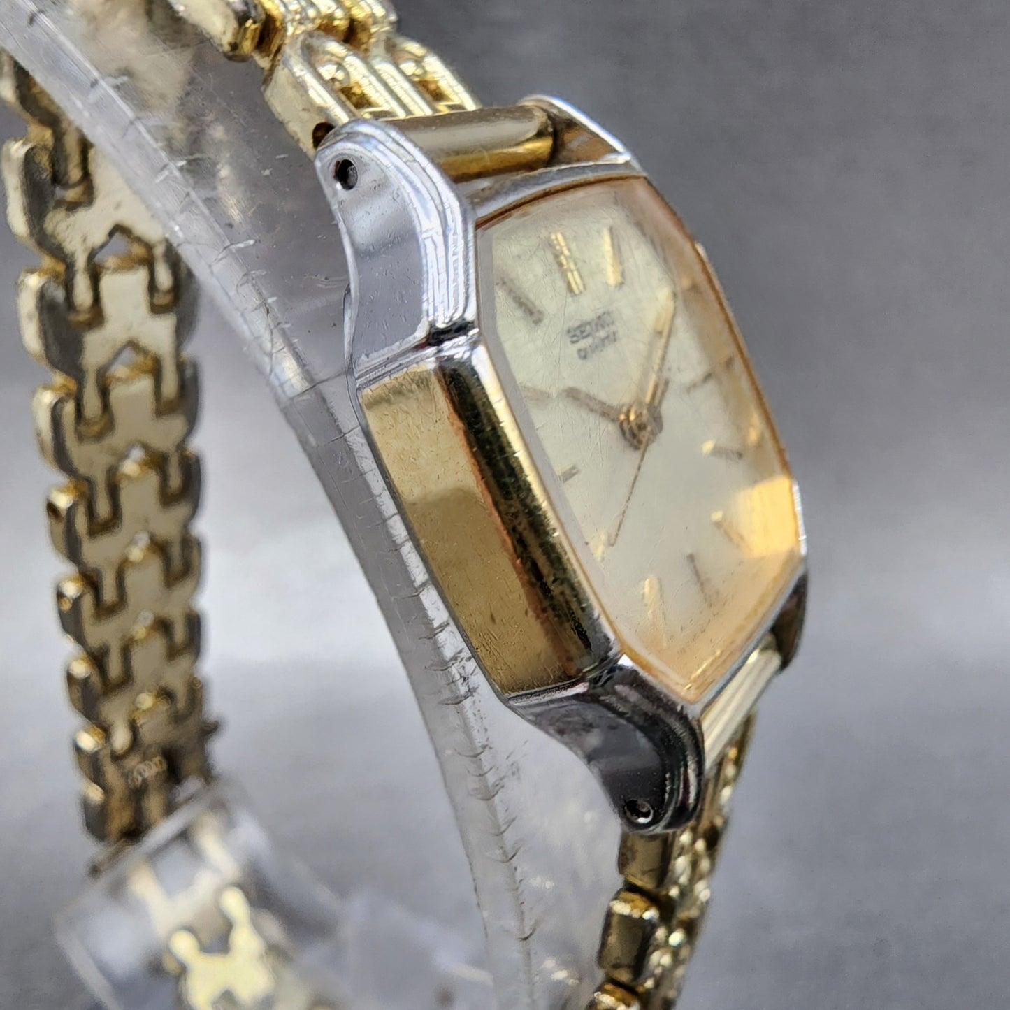 Seiko Tank Watch Women 19mm Champagne Dial Gold Tone 14215660 New Battery3