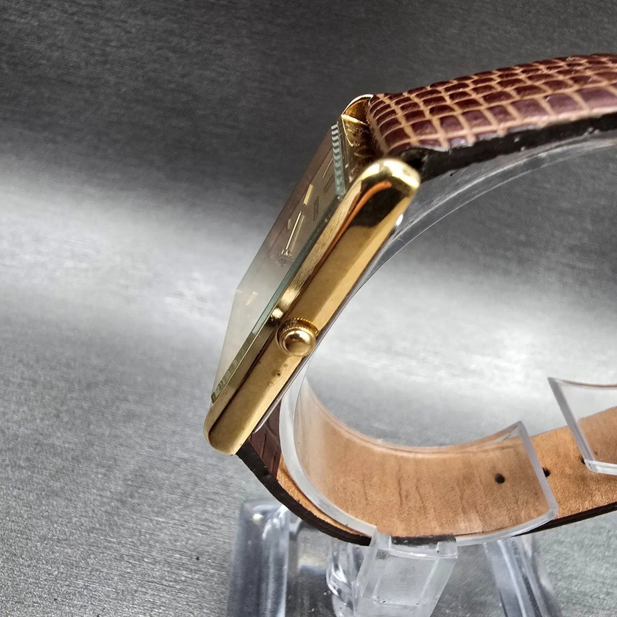 Seiko Tank Watch Men 25mm Gold Dial Gold Tone Rectangle V700-5K30 New Battery JP2