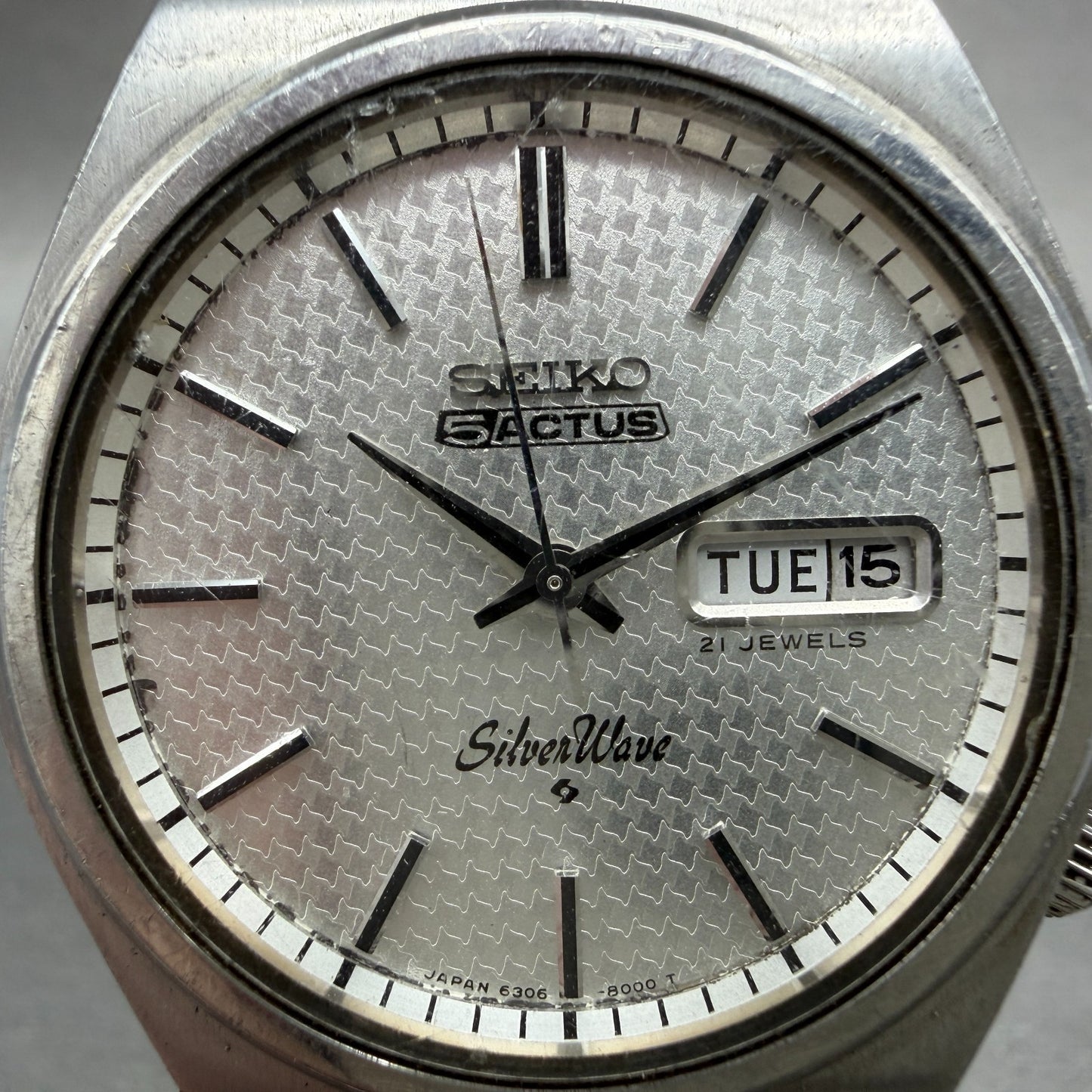 Seiko 5 Actus SilverWave Watch Men 38mm Silver Tone Steel Daydate 6306-8010 Runs1