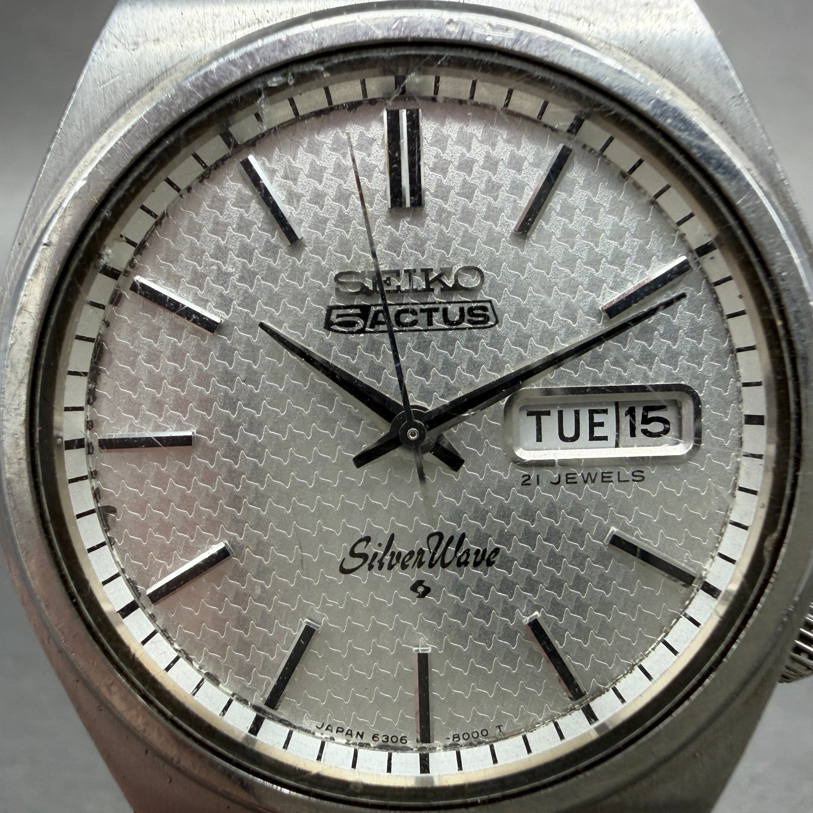 Seiko 5 Actus SilverWave Watch Men 38mm Silver Tone Steel Daydate 6306-8010 Runs1