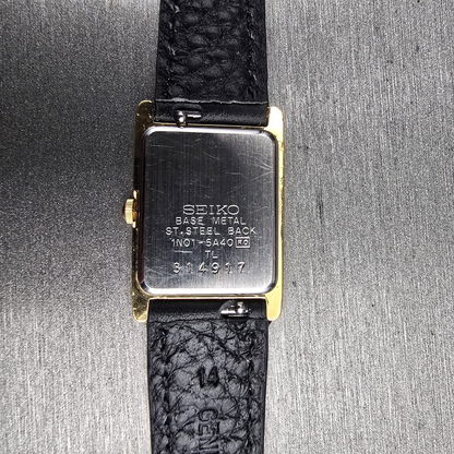 Seiko Tank Watch Women 18mm White Dial Gold Tone Rectangle 1N01-5A40 New Battery10