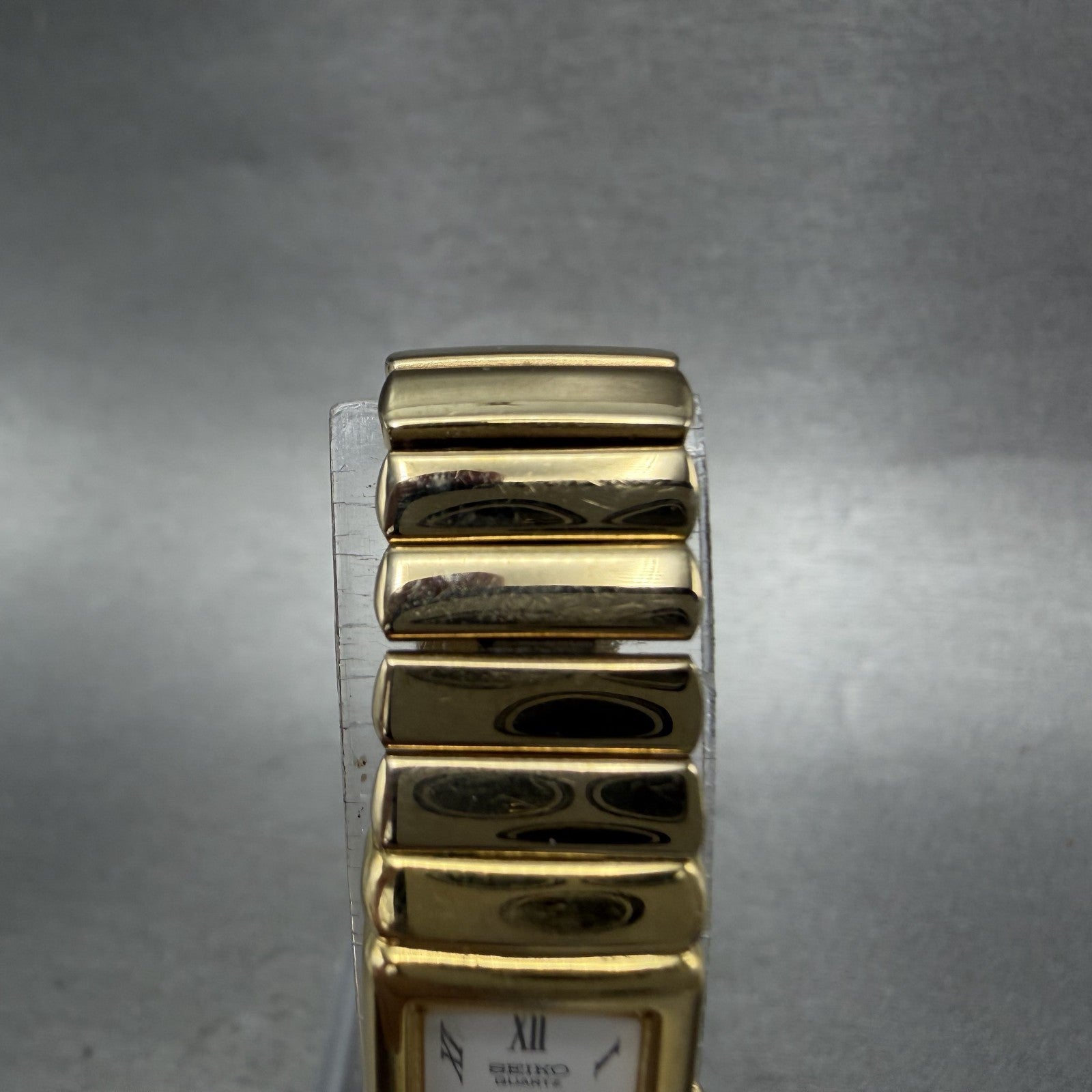 Seiko Tank Watch Women 13mm White Dial Gold Tone Rectangle 2E20-6759 New Batt YZ4