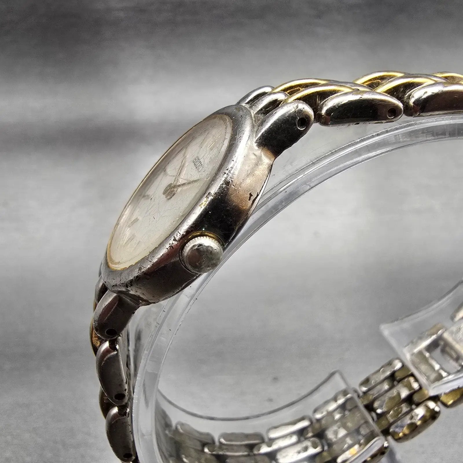 Seiko Watch Women 24mm Silver Dial Two Tone Round V700-6379 New Battery Vintage2