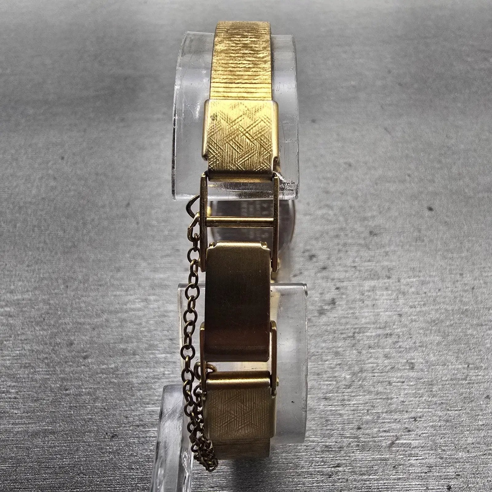 Citizen CQ Watch Women 16mm Black Dial Gold Tone Rectangle 2951-293789 New Batt7