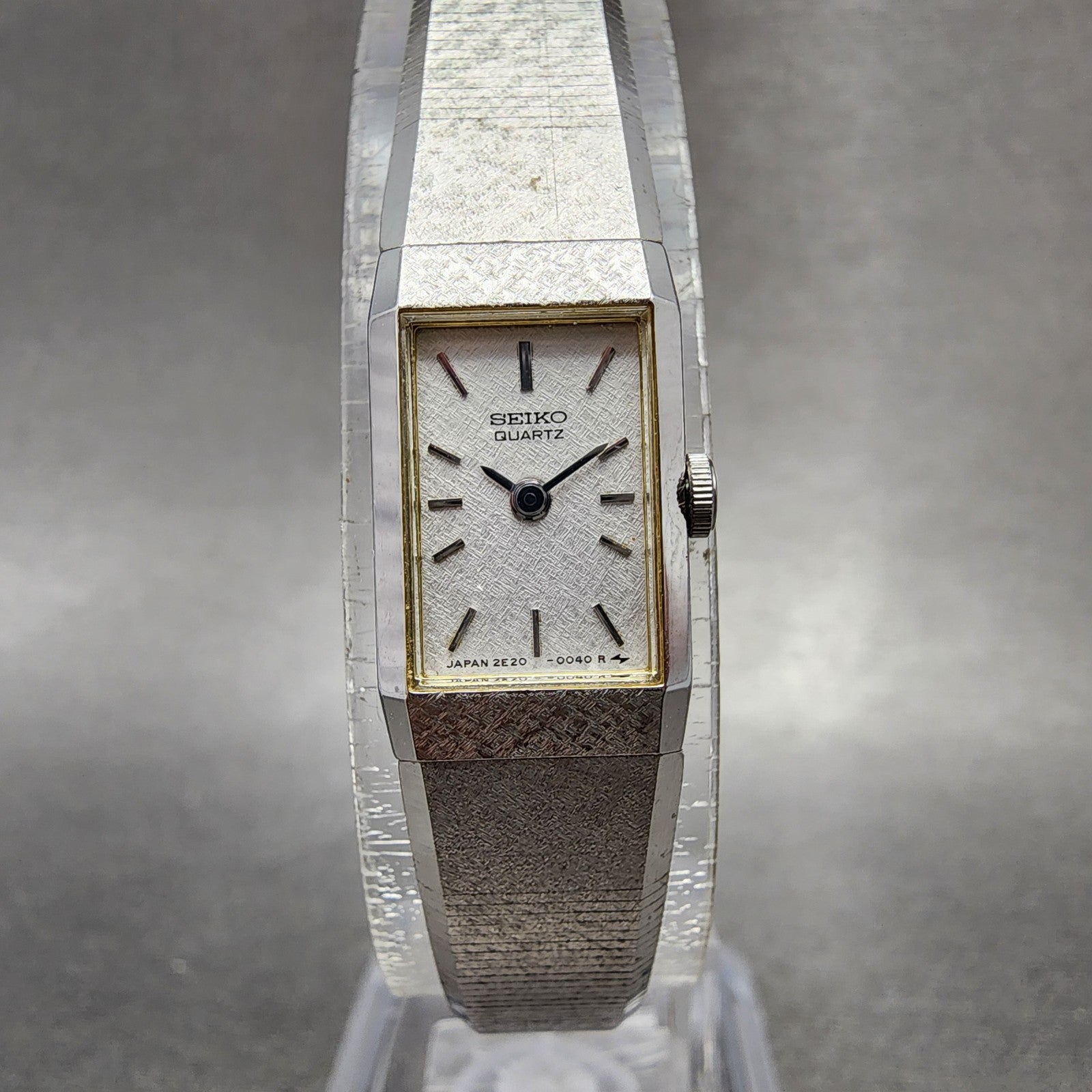Seiko Tank Watch Women 12mm Silver Dial Silver Tone 2e205029 New Battery0